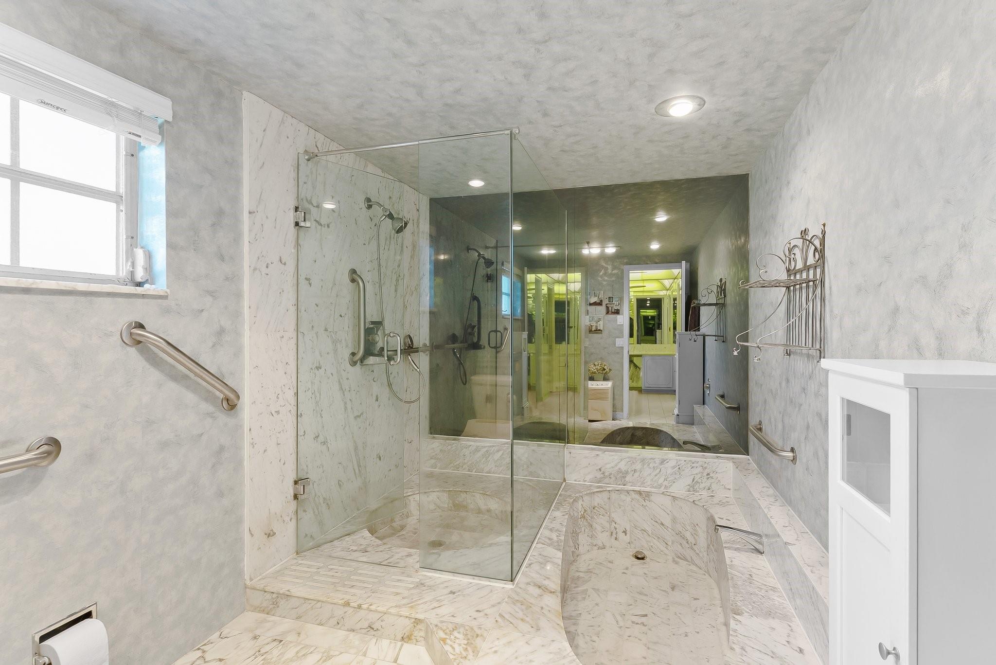 3015 N Palm Aire Dr 3015