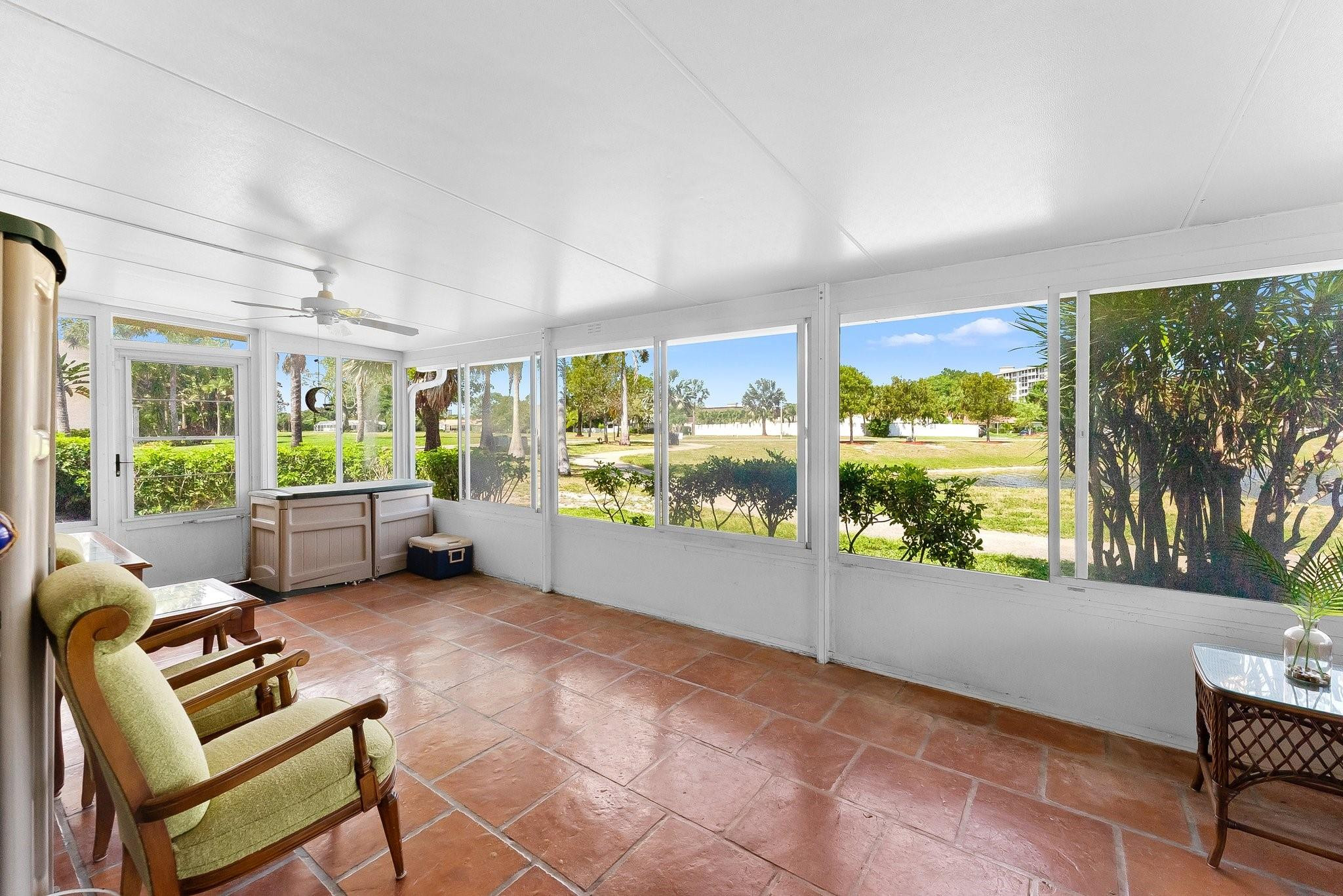 3015 N Palm Aire Dr 3015