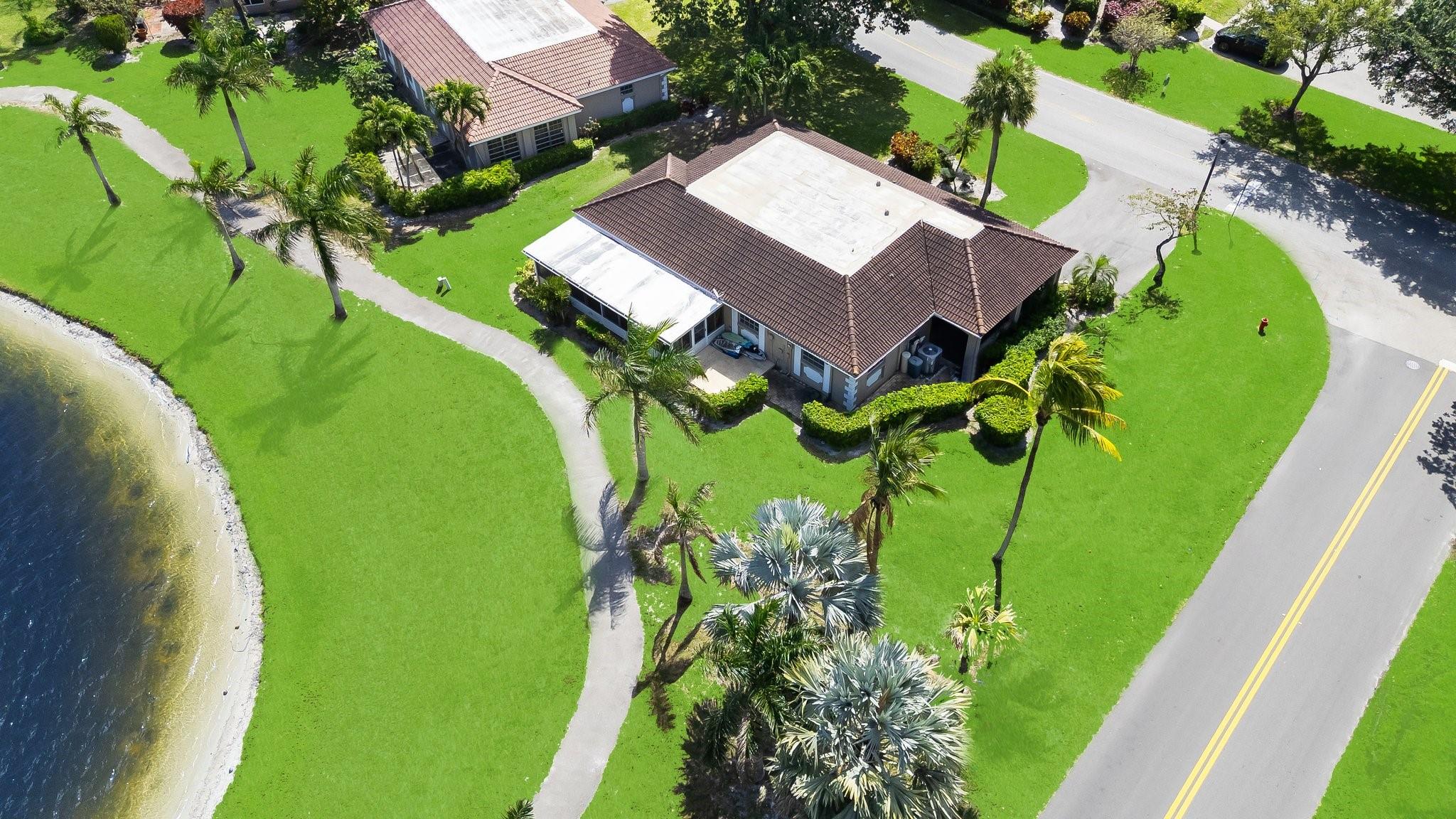 3015 N Palm Aire Dr 3015