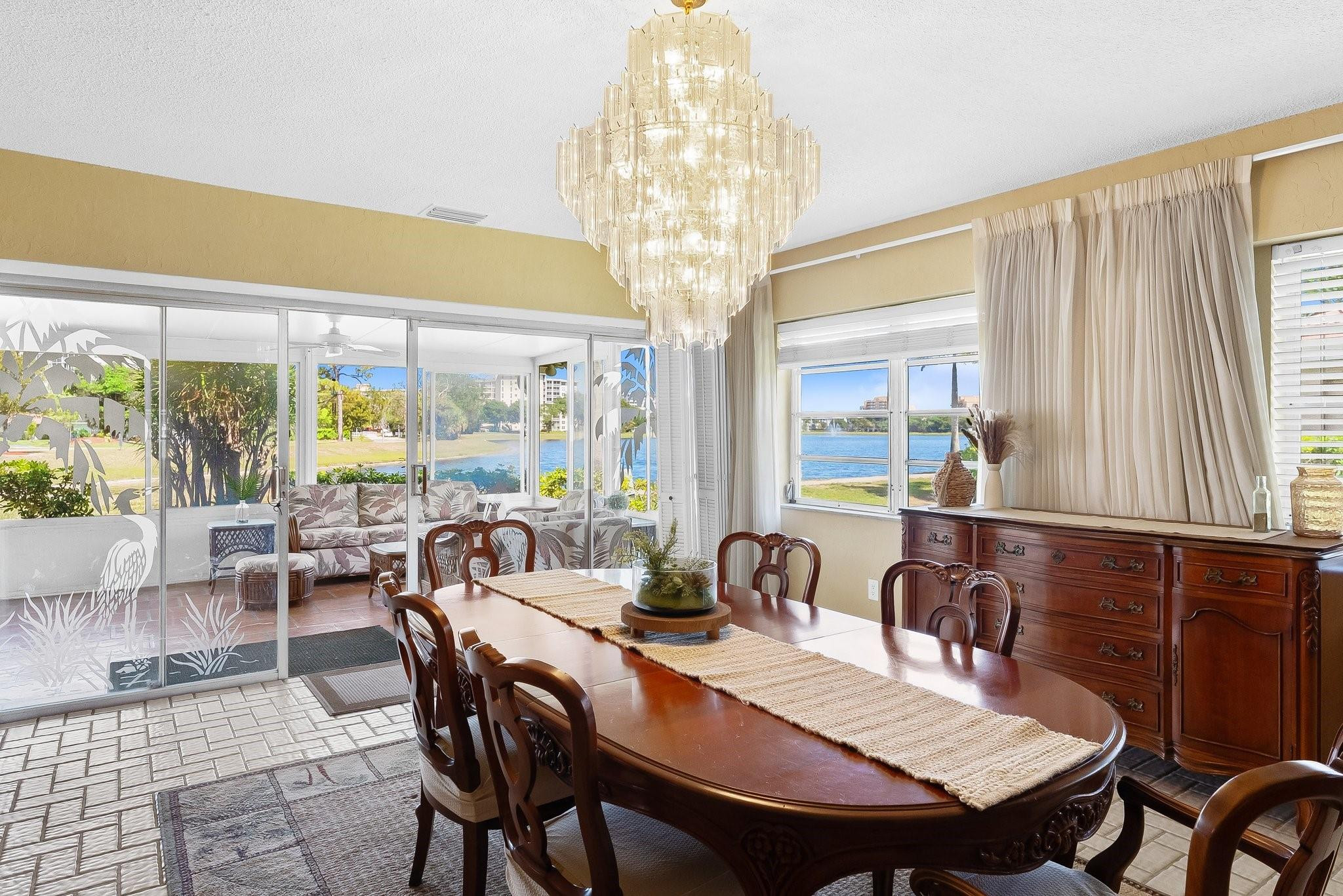 3015 N Palm Aire Dr 3015