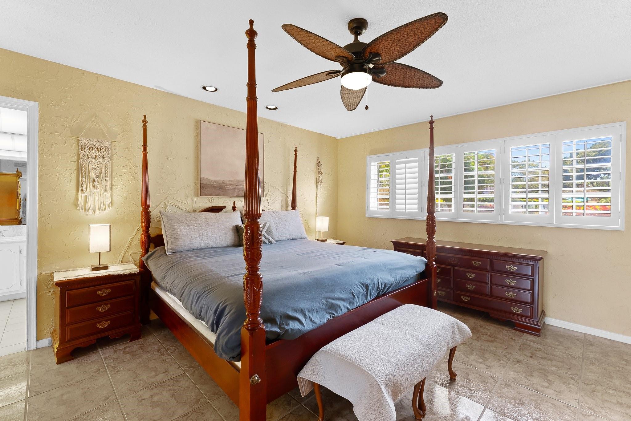 3015 N Palm Aire Dr 3015