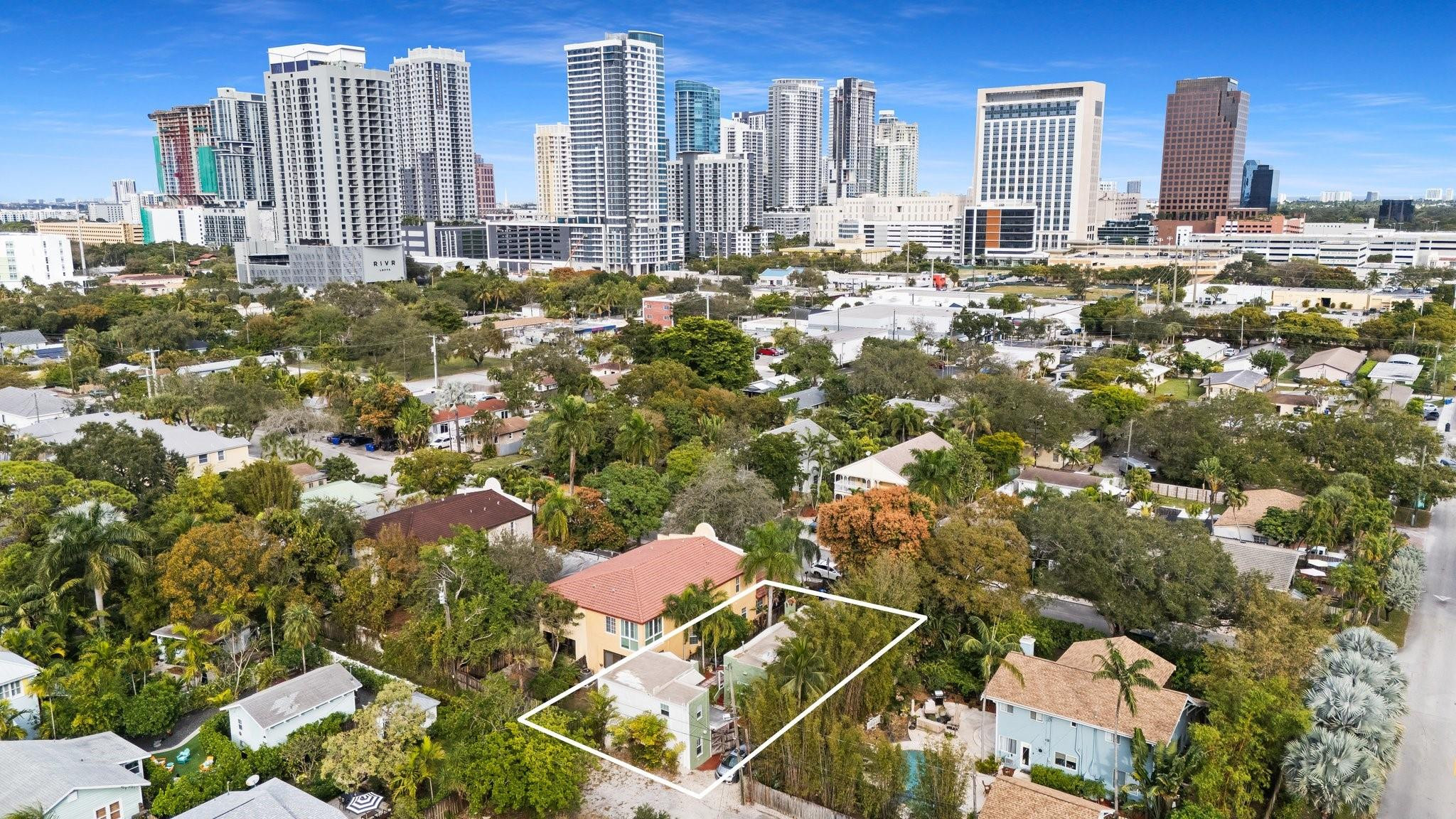 639 SW 5th Avenue