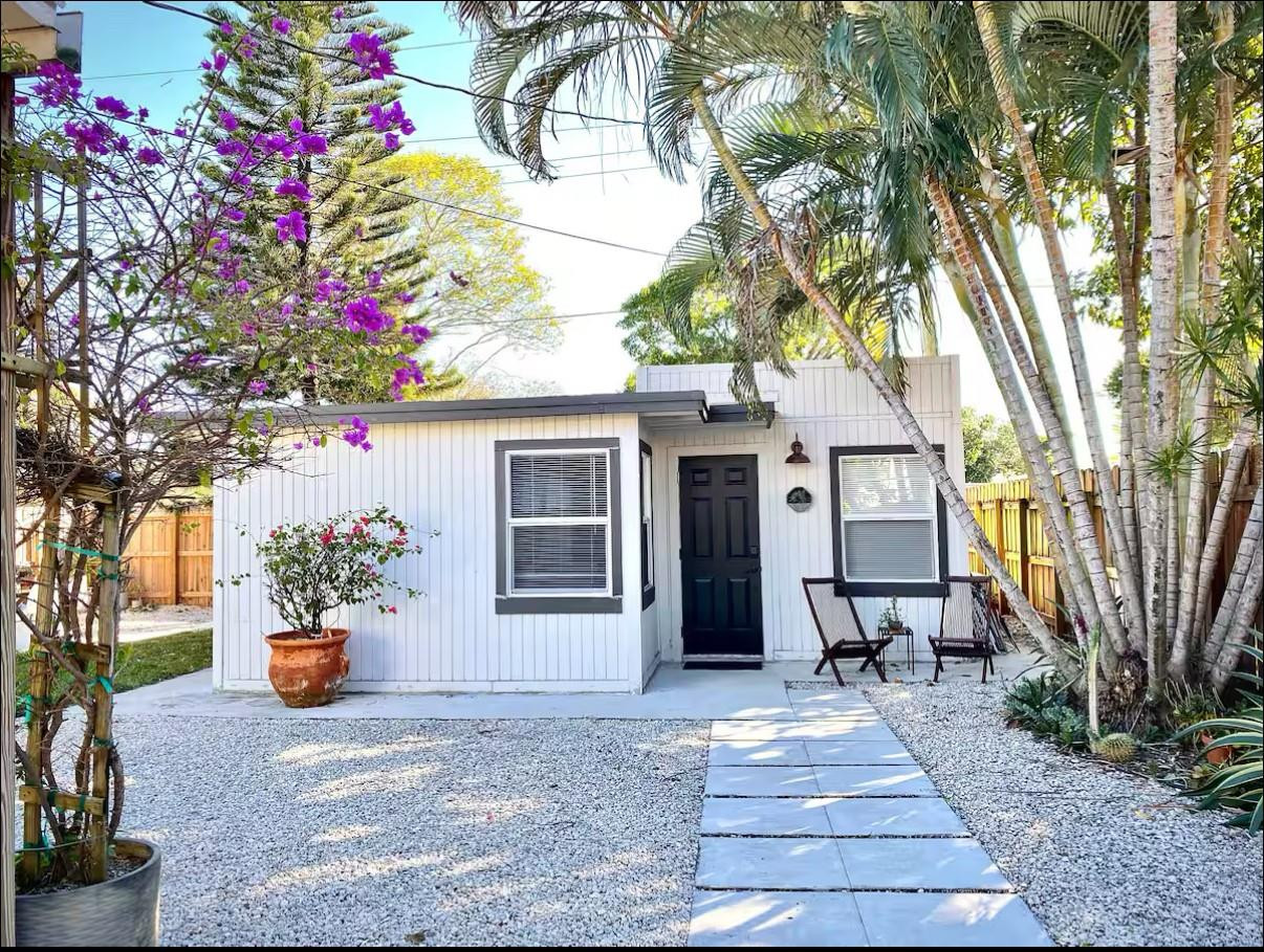 322 SW 20th St