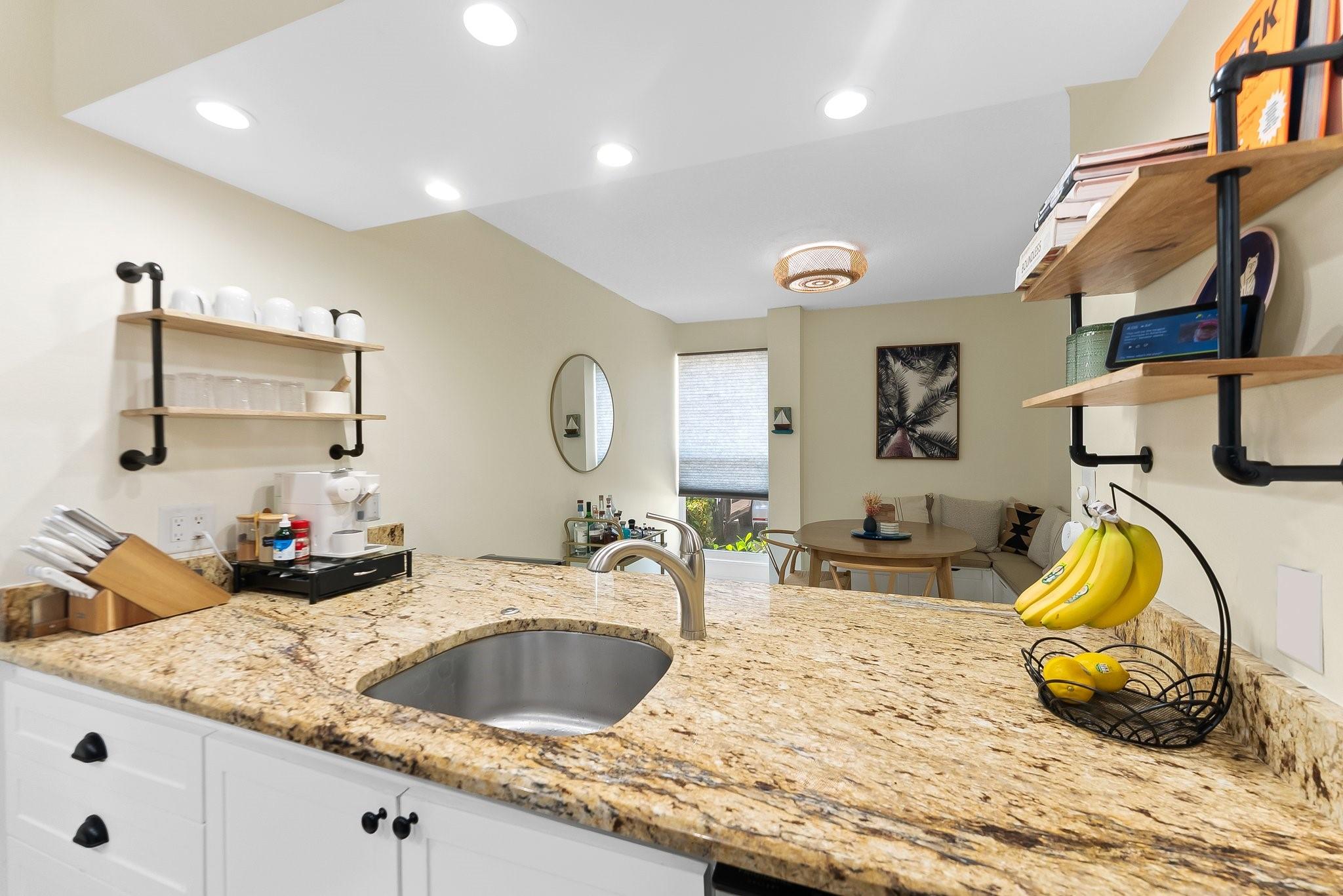 656 Kensington Pl 12b