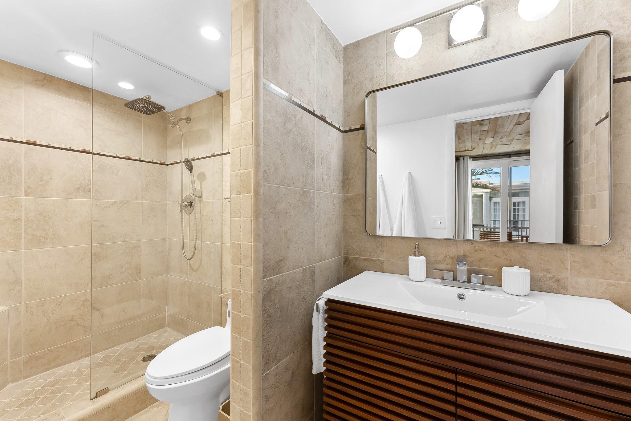 656 Kensington Pl 12b