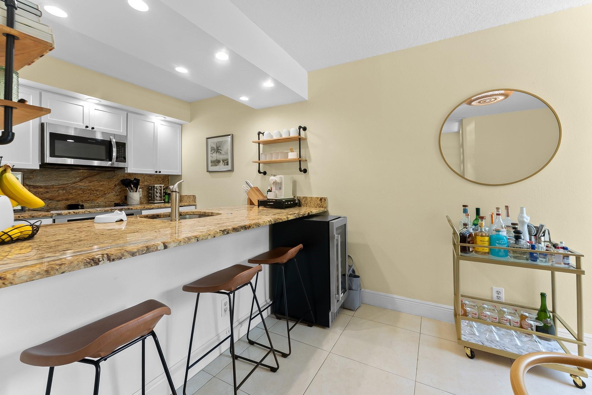 656 Kensington Pl 12b