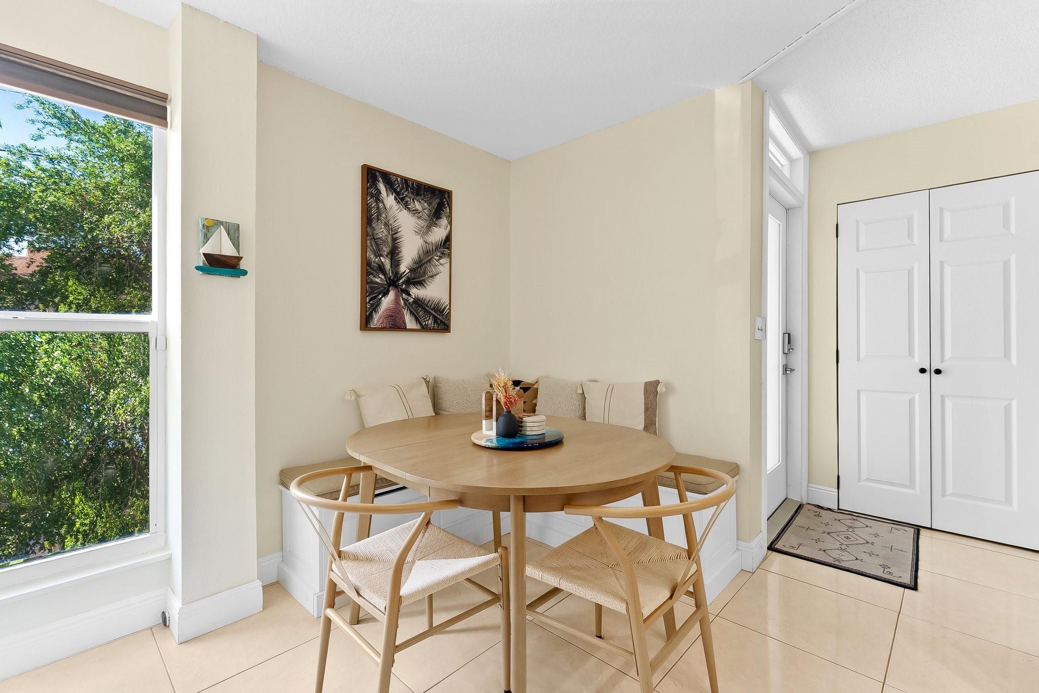 656 Kensington Pl 12b