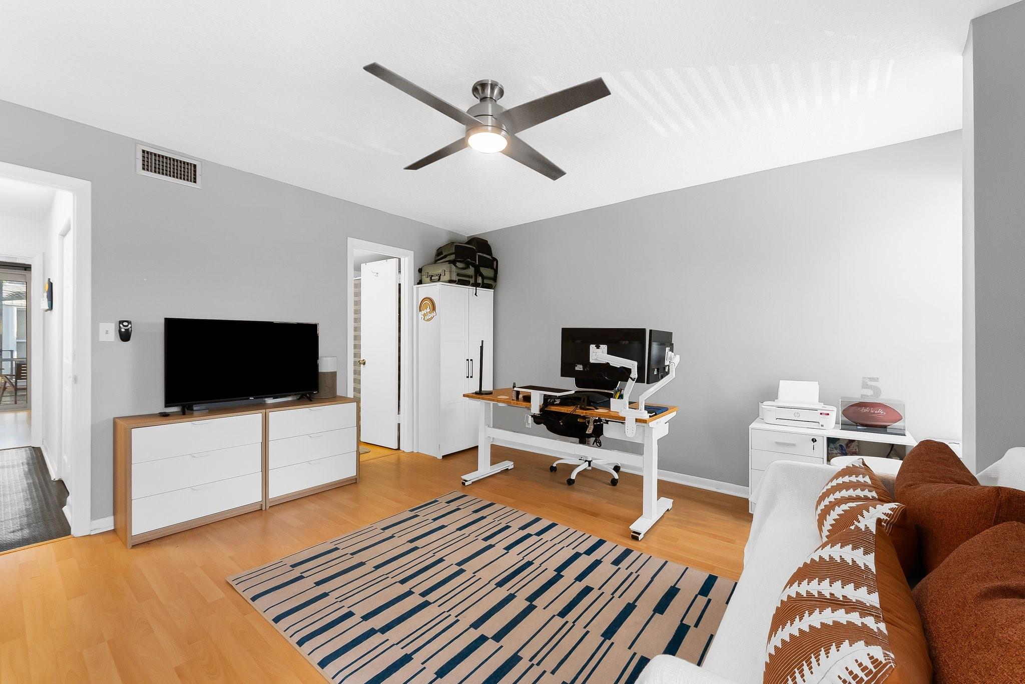 656 Kensington Pl 12b