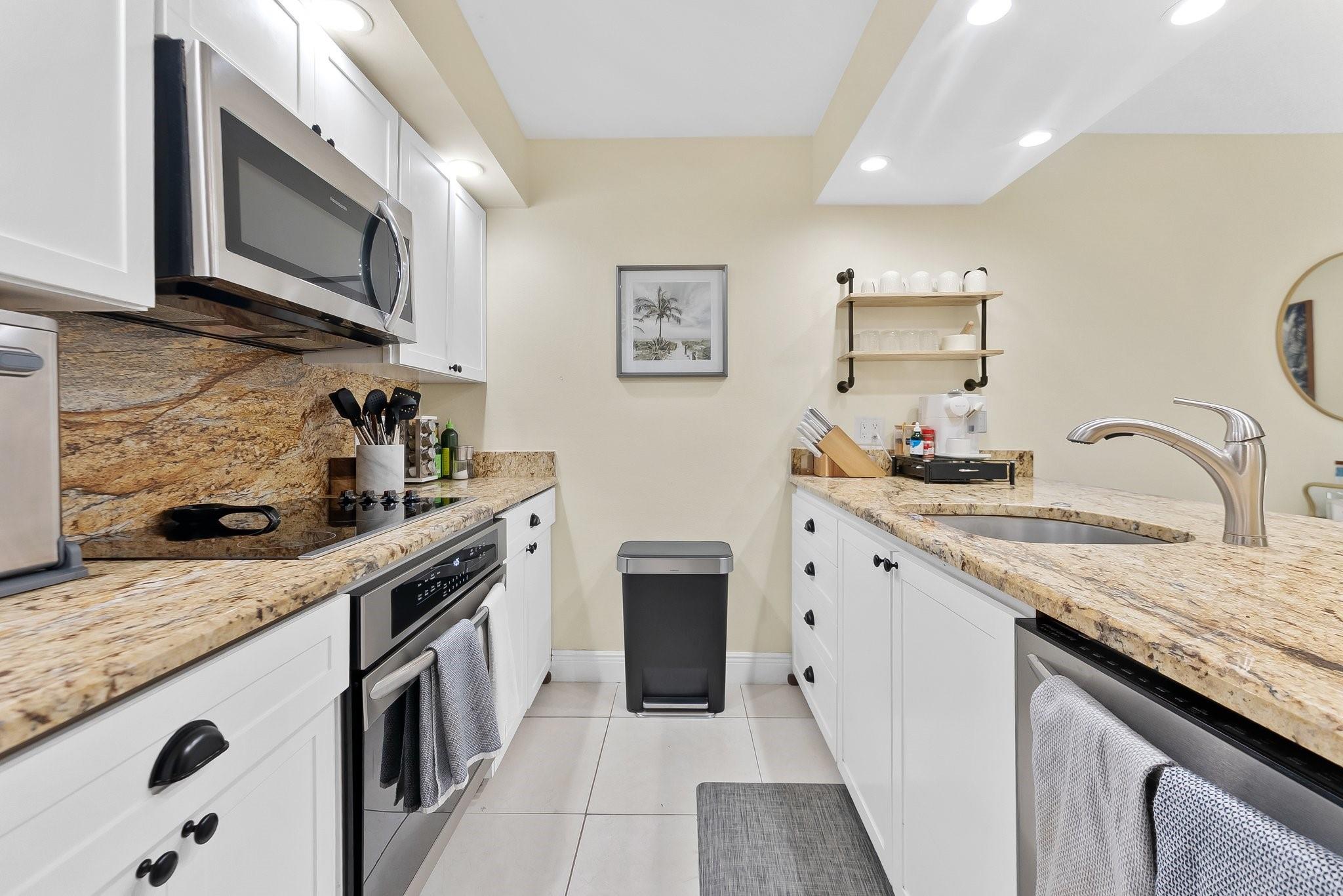 656 Kensington Pl 12b