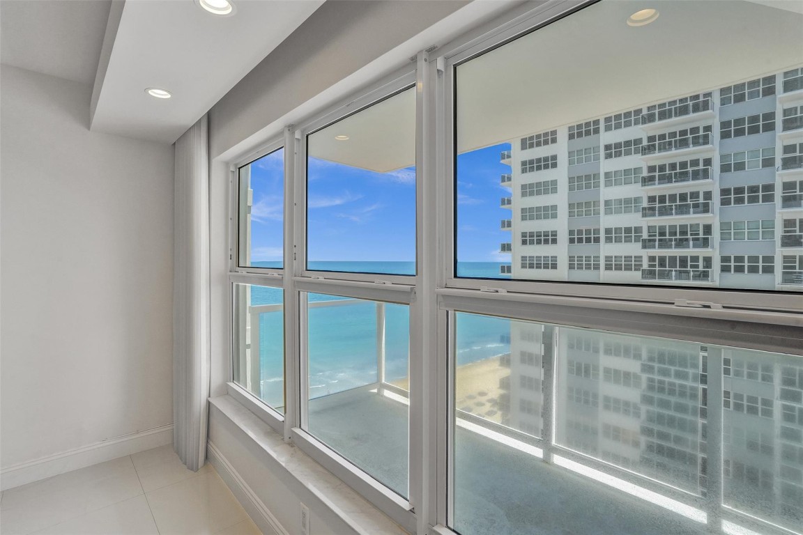 3750 Galt Ocean Dr 1103