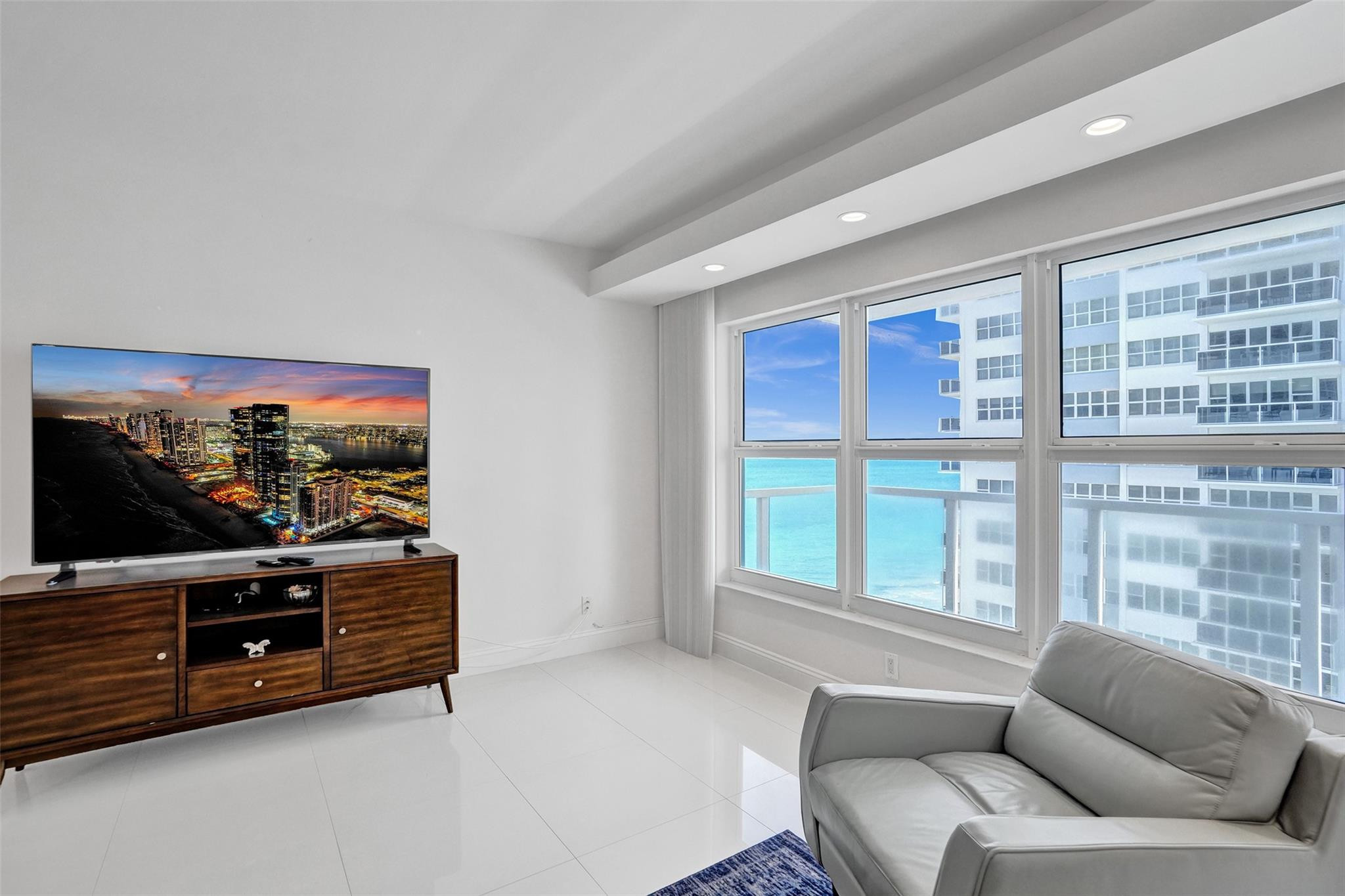 3750 Galt Ocean Dr 1103