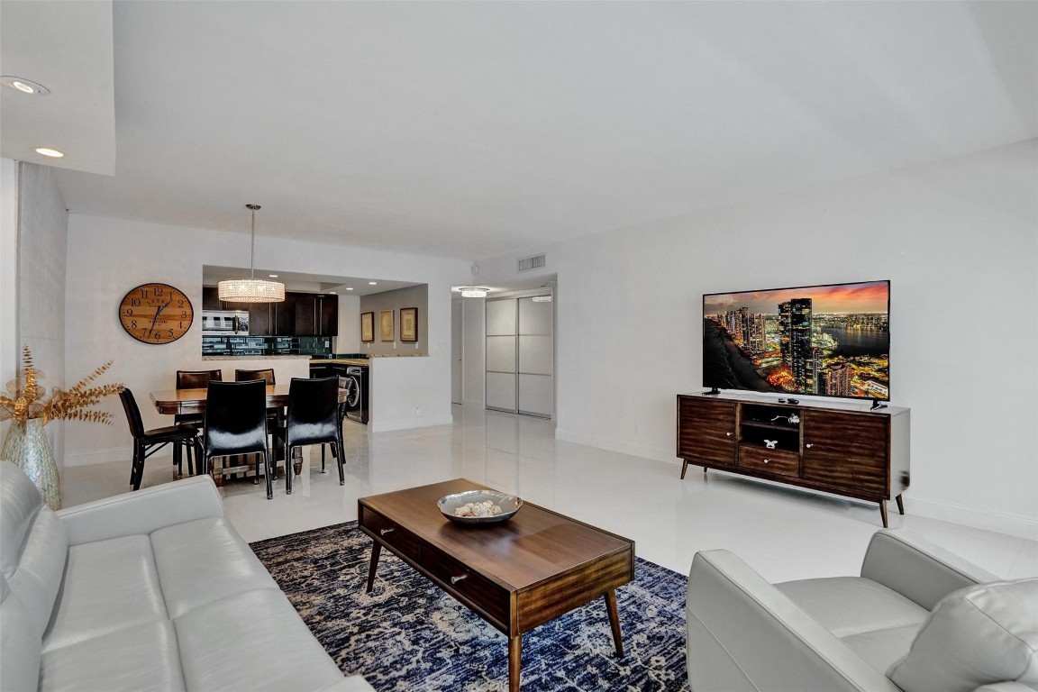 3750 Galt Ocean Dr 1103