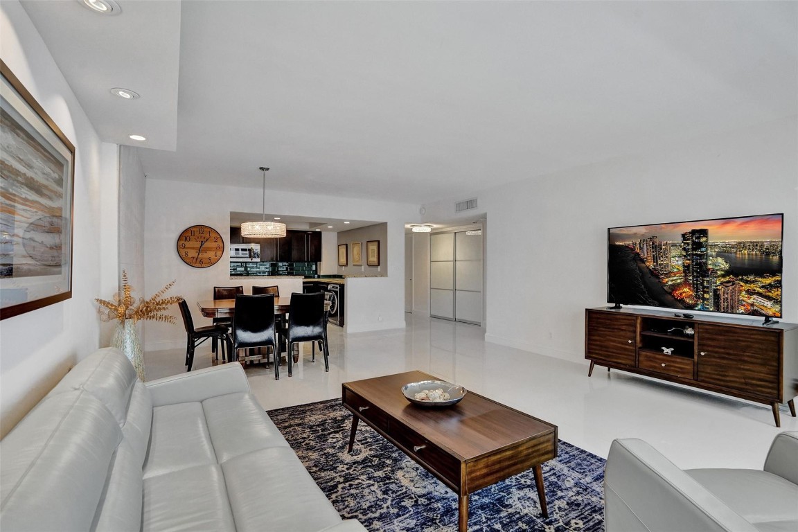 3750 Galt Ocean Dr 1103