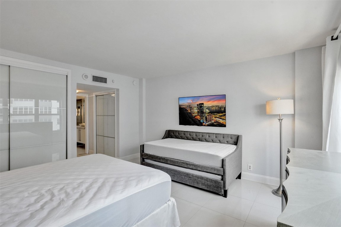 3750 Galt Ocean Dr 1103