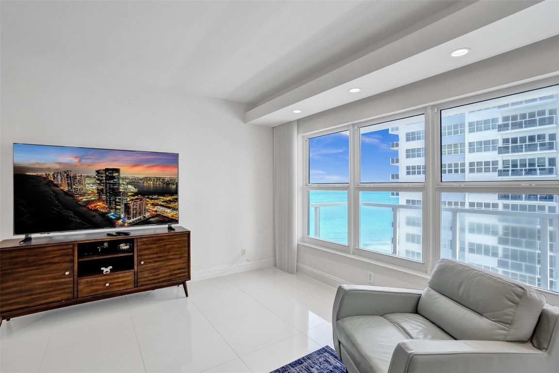 3750 Galt Ocean Dr 1103