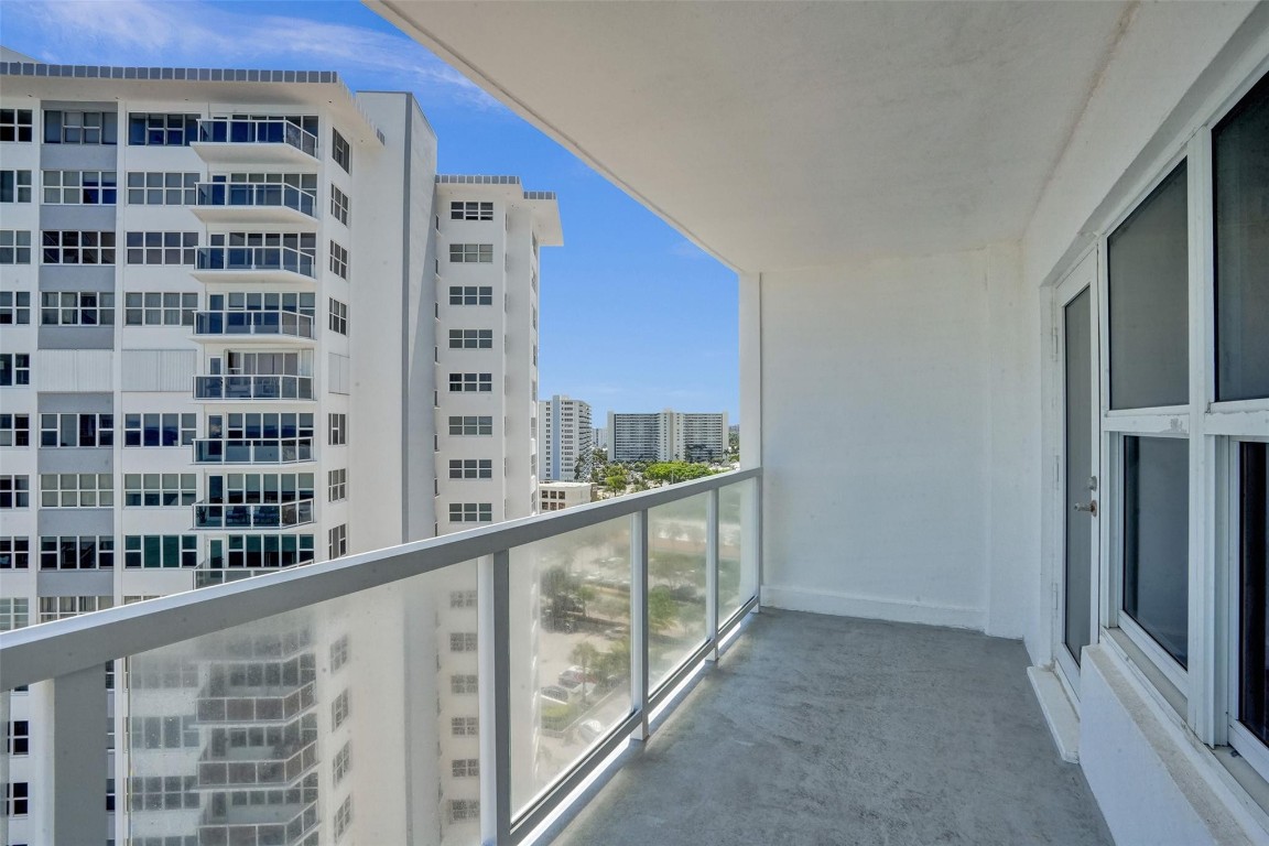 3750 Galt Ocean Dr 1103