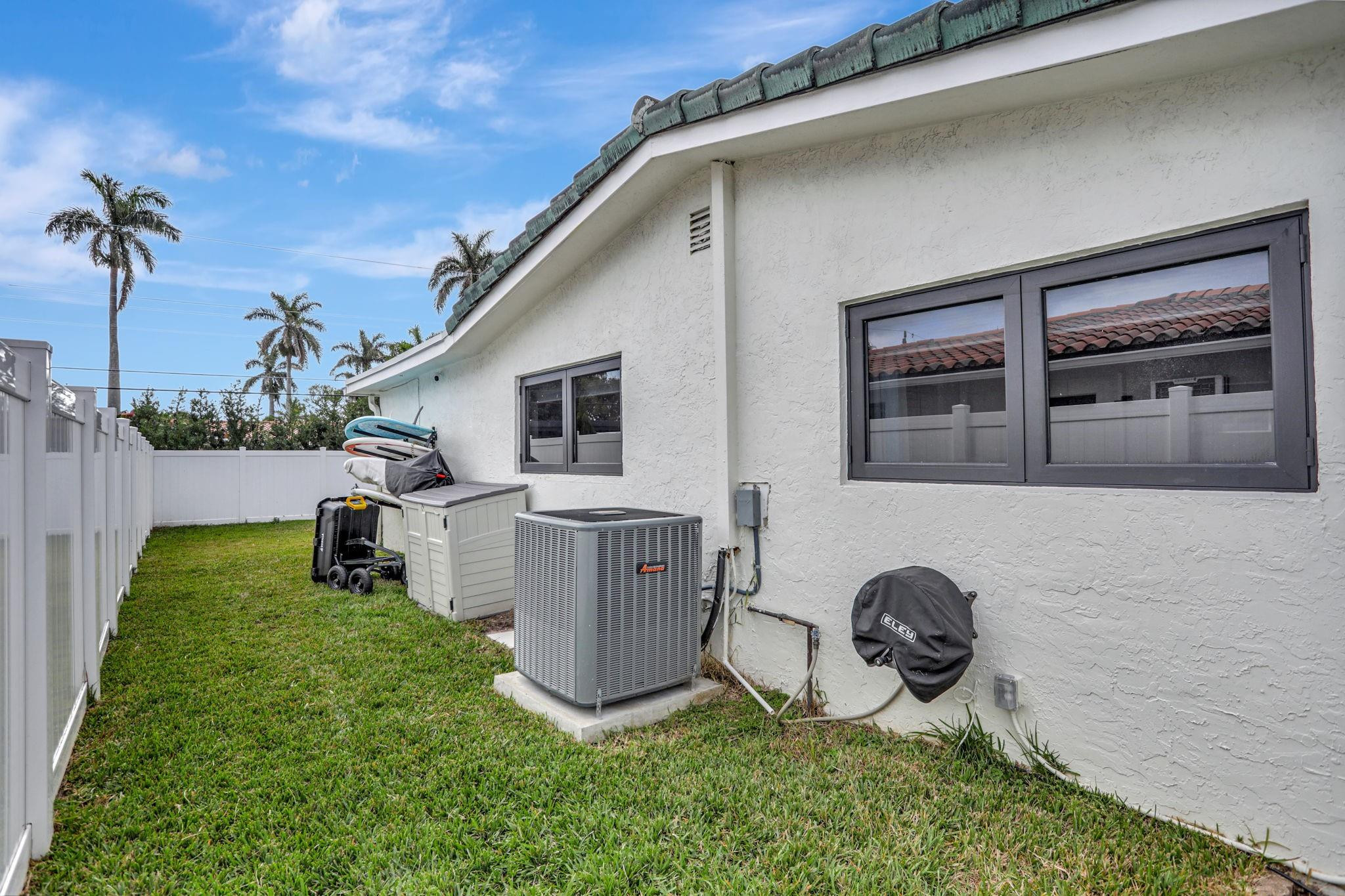 912 SE 16th Court