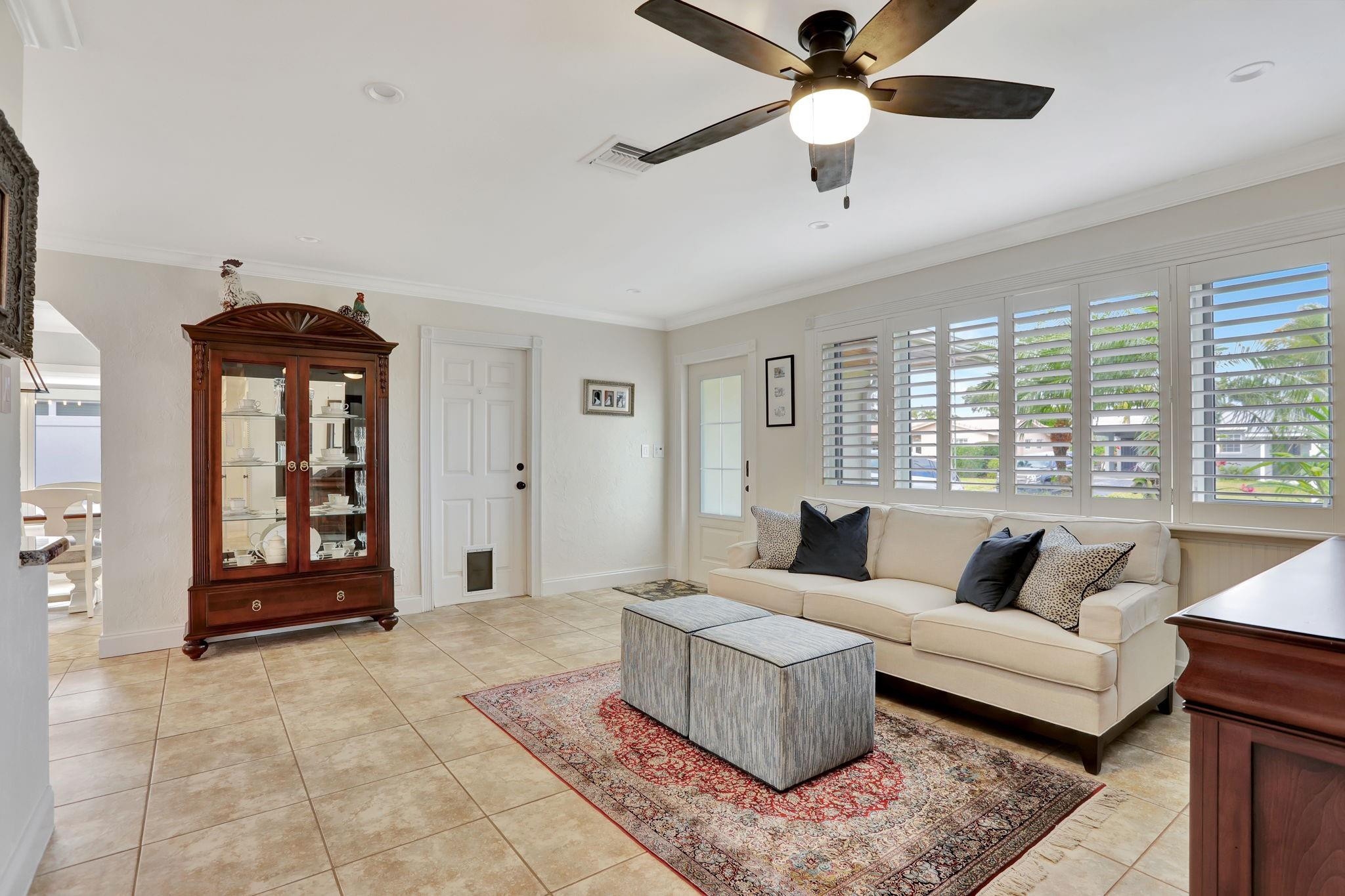912 SE 16th Court