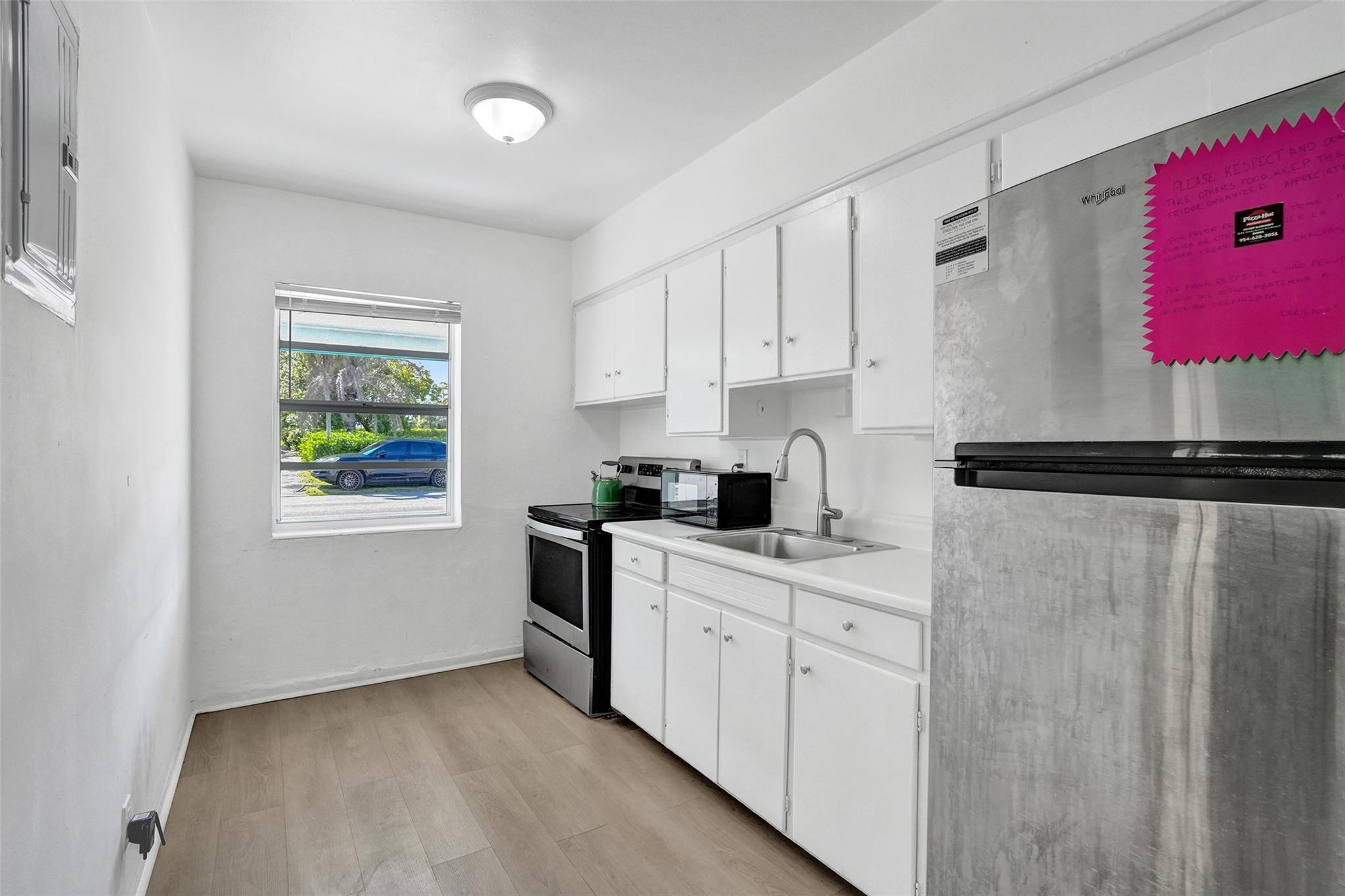 146 NE 1st Ave
