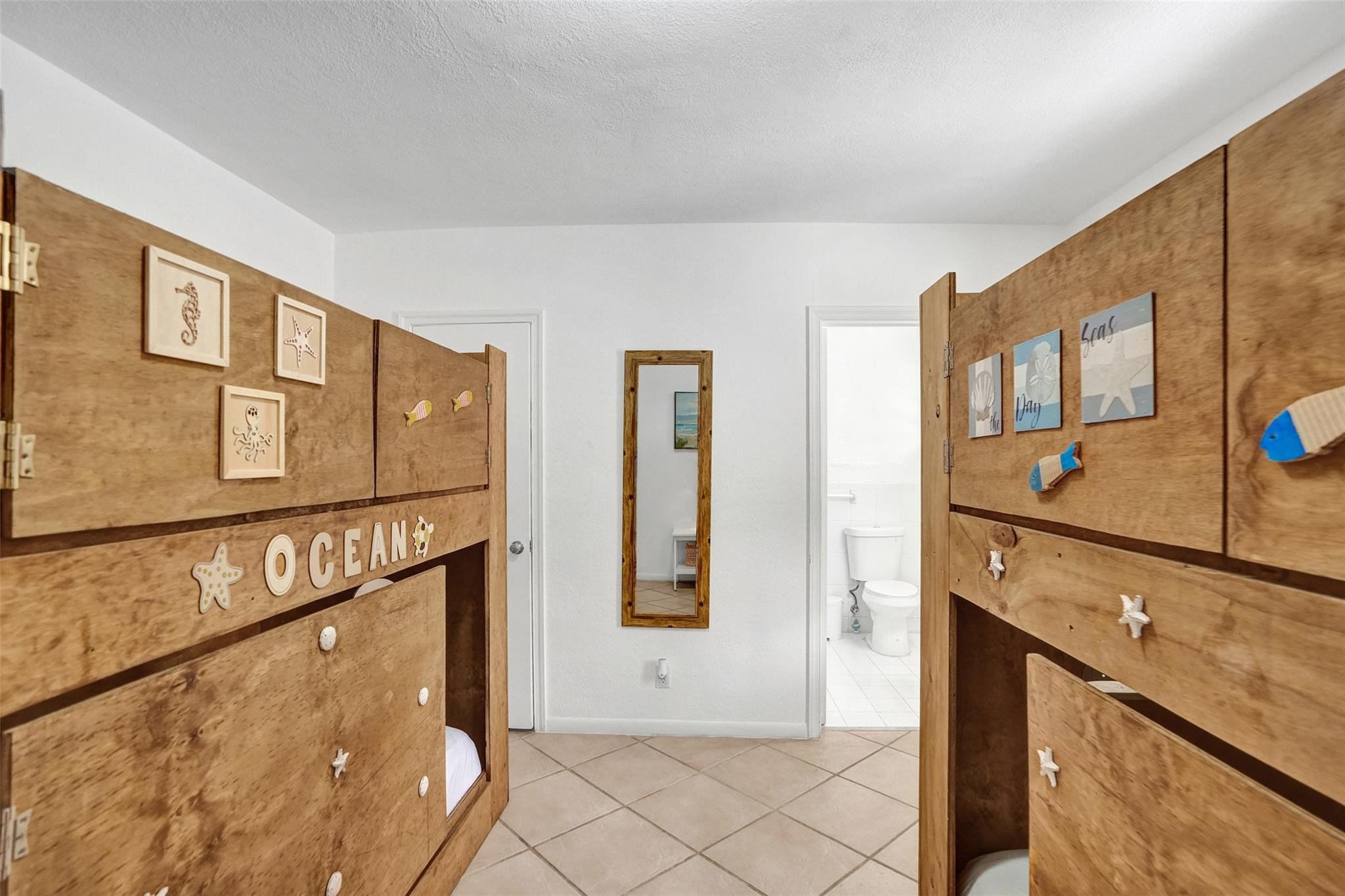 146 NE 1st Ave