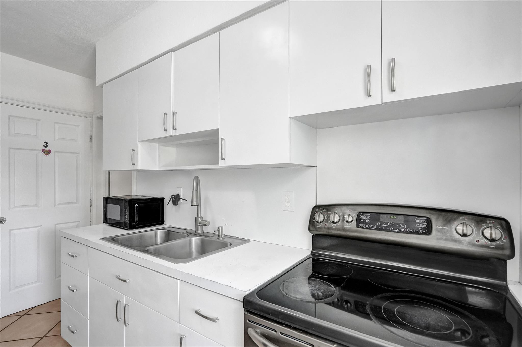 146 NE 1st Ave