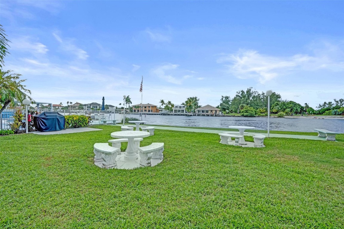 1001 N Riverside Dr 304