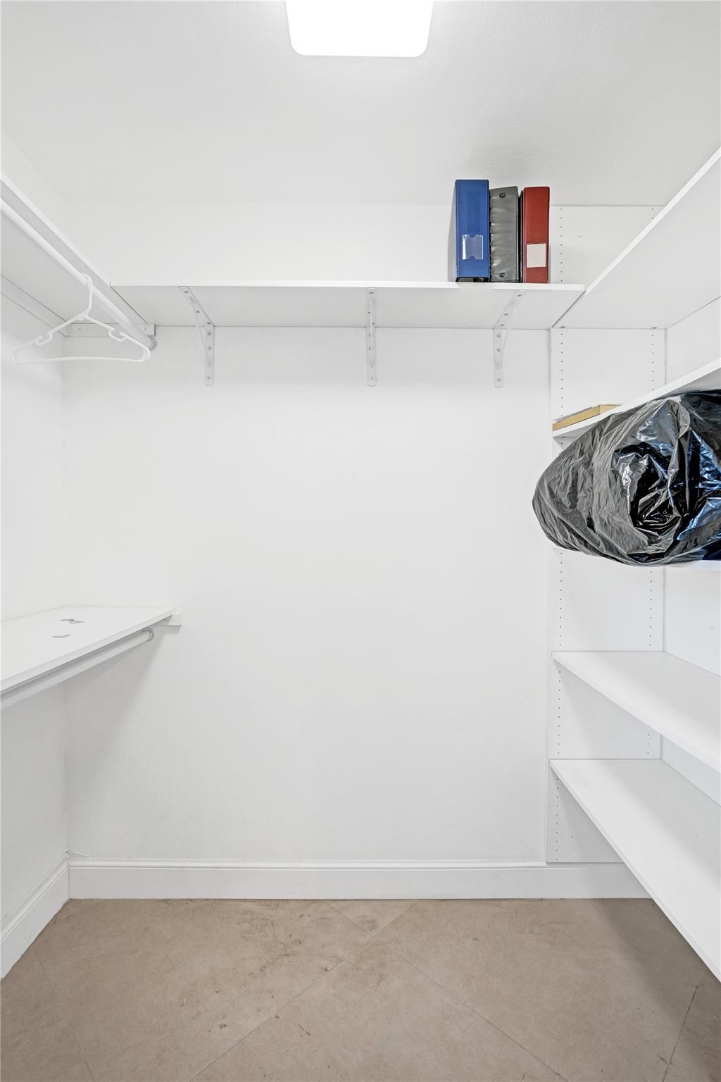 1001 N Riverside Dr 304