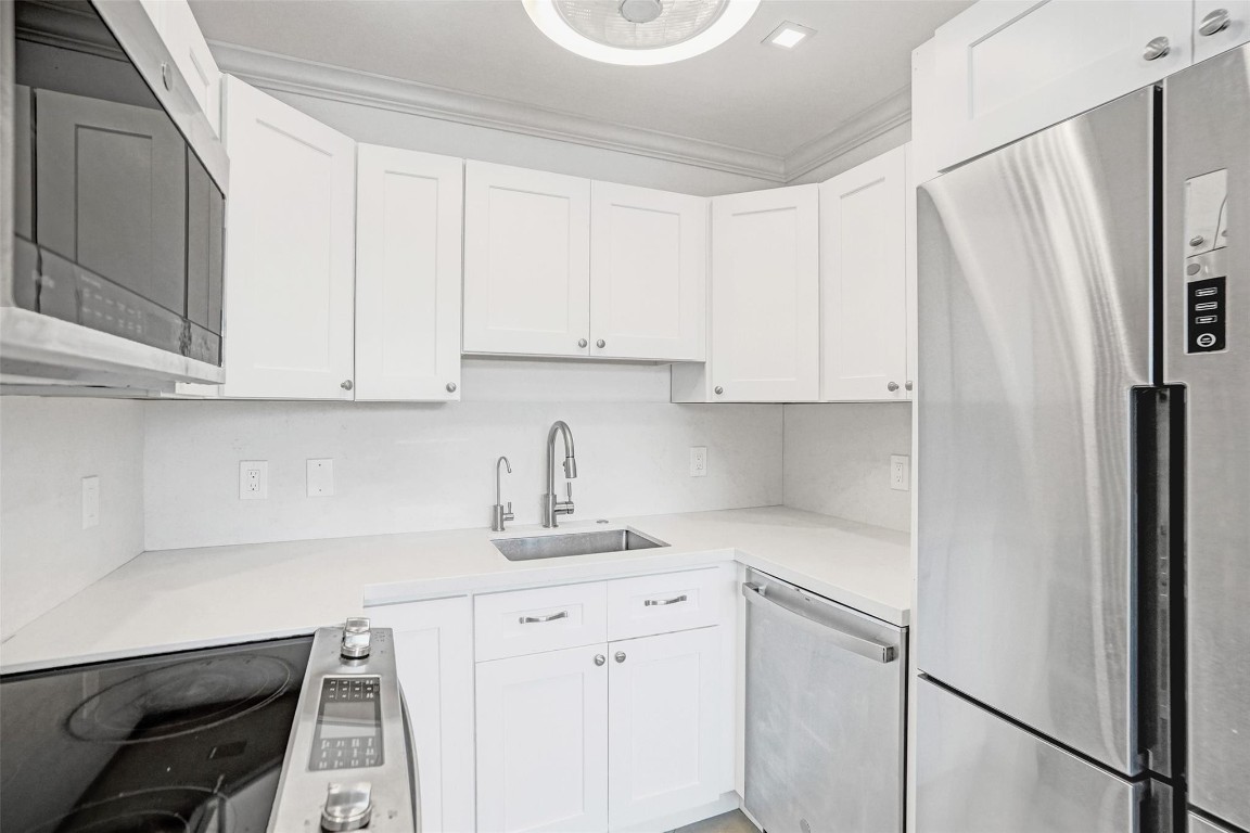 1001 N Riverside Dr 304