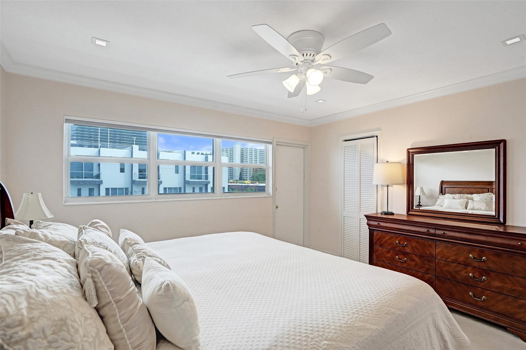 1001 N Riverside Dr 304