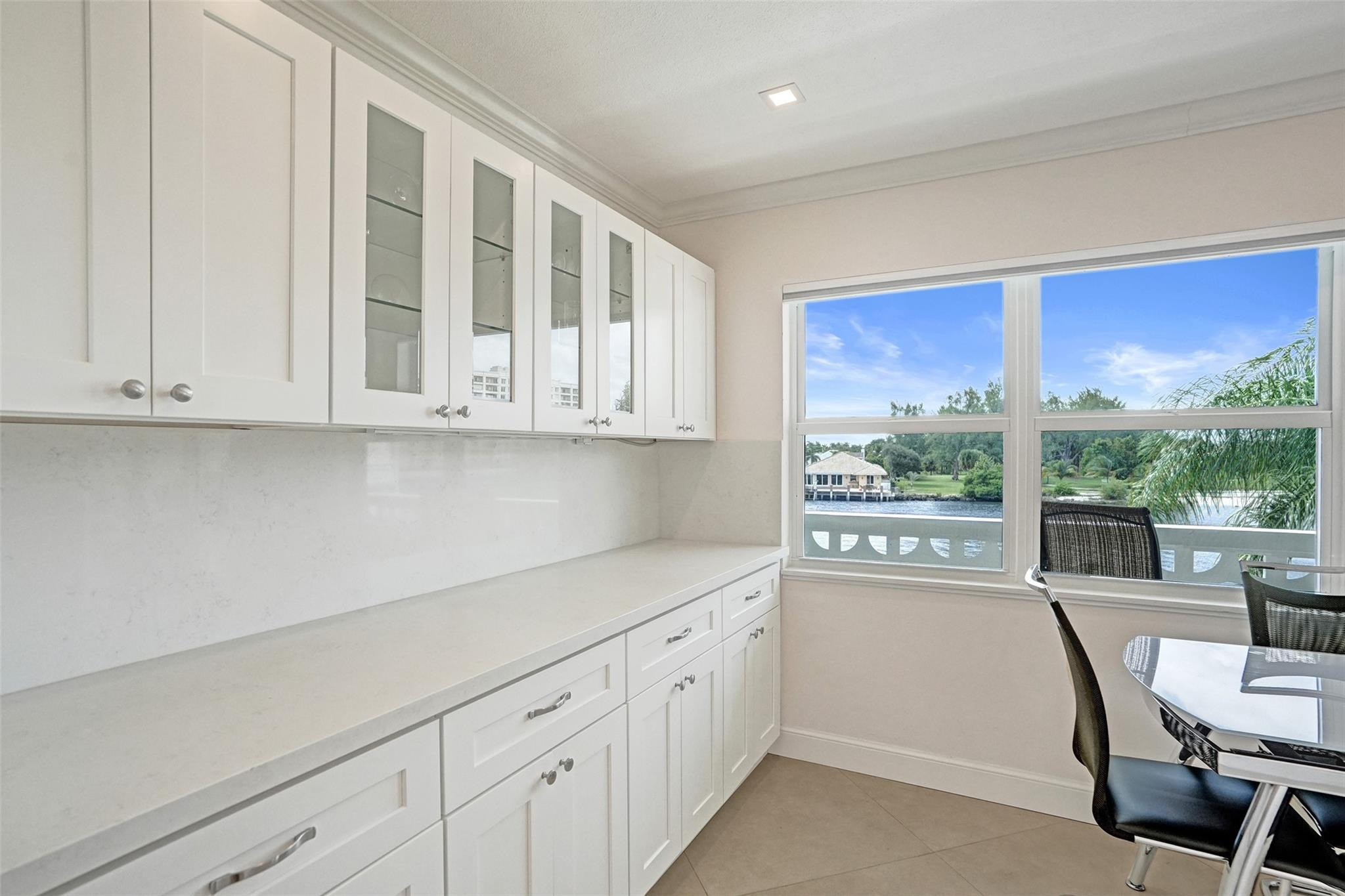 1001 N Riverside Dr 304