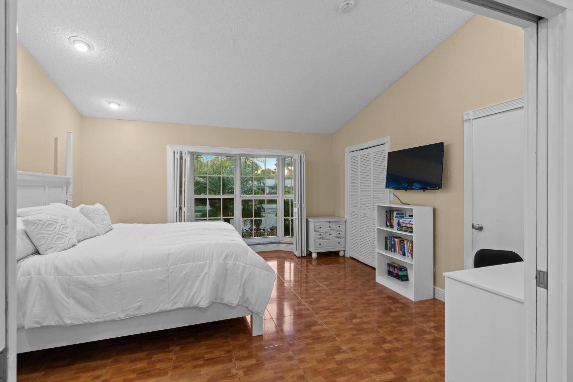 1012 E Cypress Drive