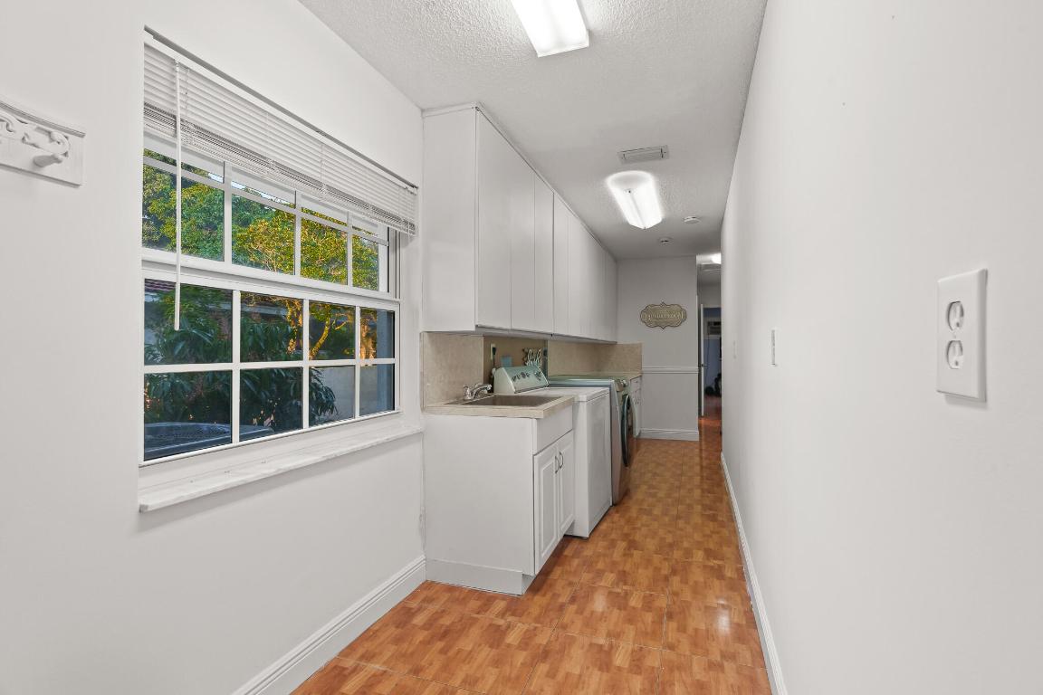 1012 E Cypress Drive