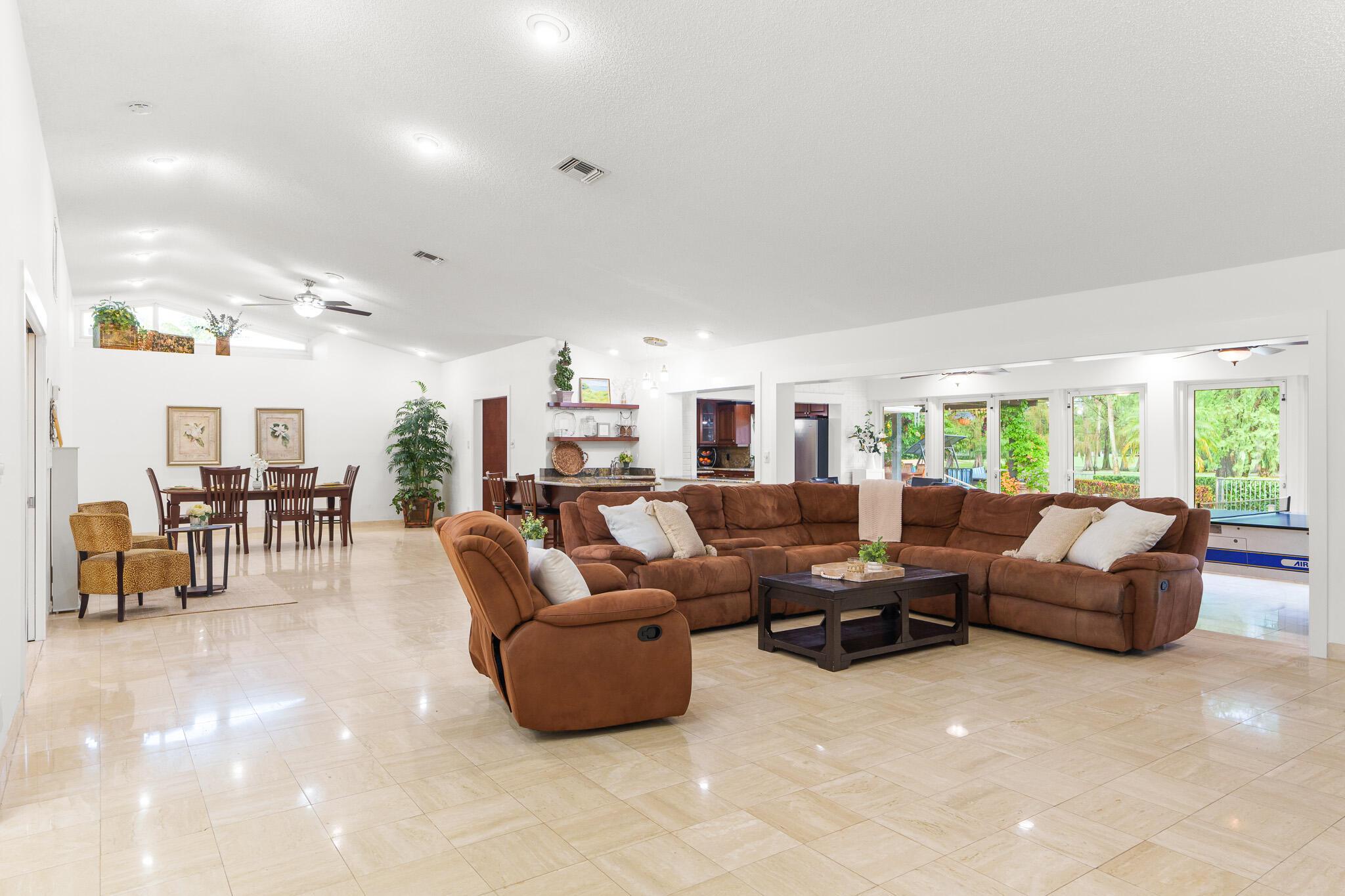 1012 E Cypress Drive