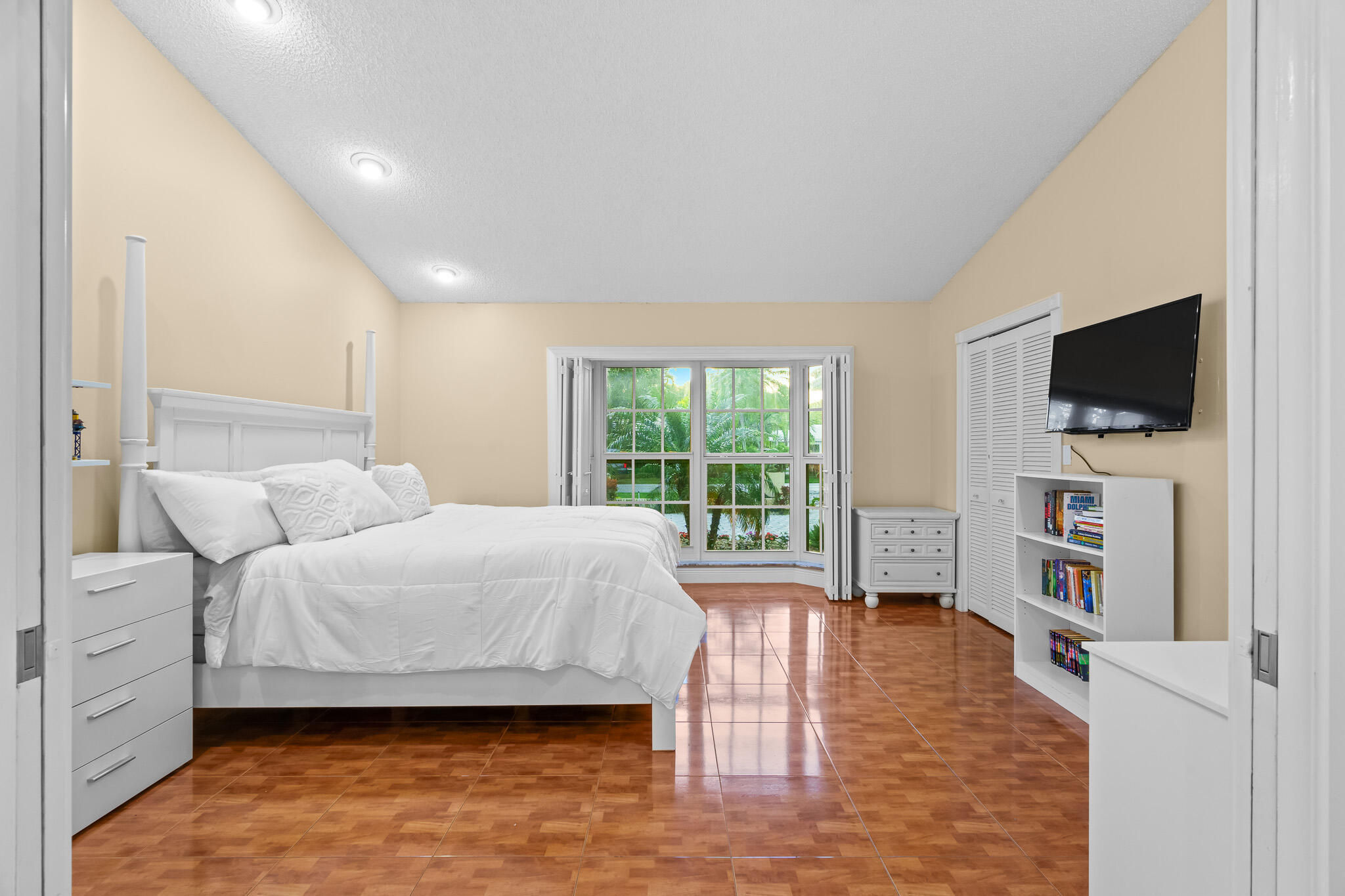 1012 E Cypress Drive