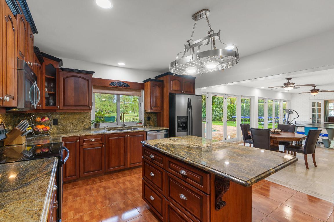 1012 E Cypress Drive