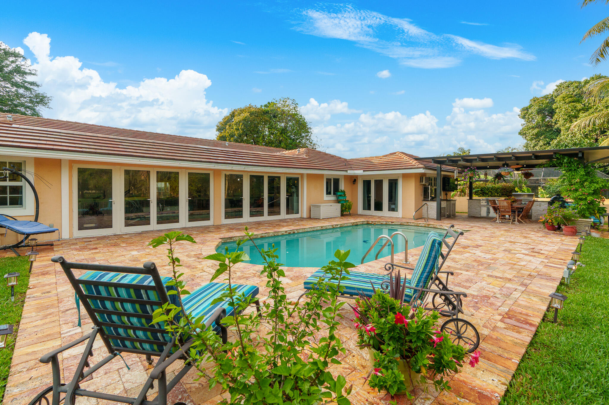 1012 E Cypress Drive