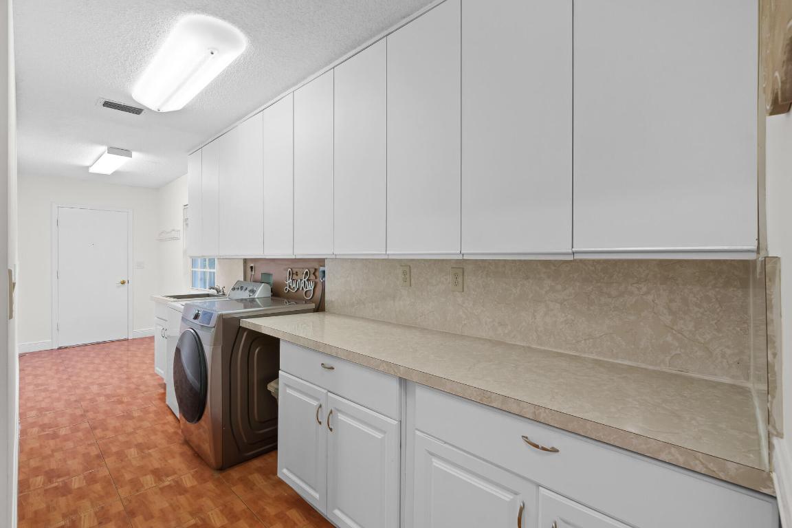 1012 E Cypress Drive