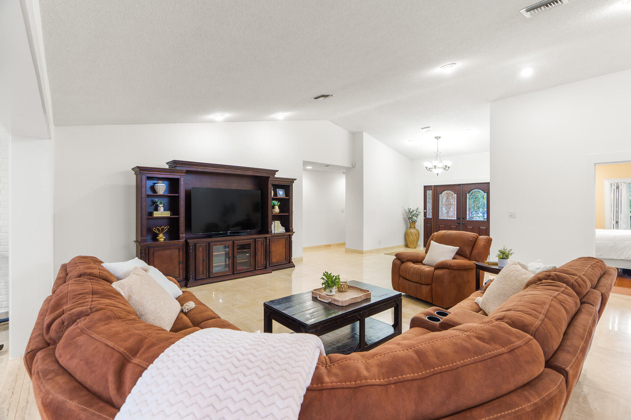 1012 E Cypress Drive