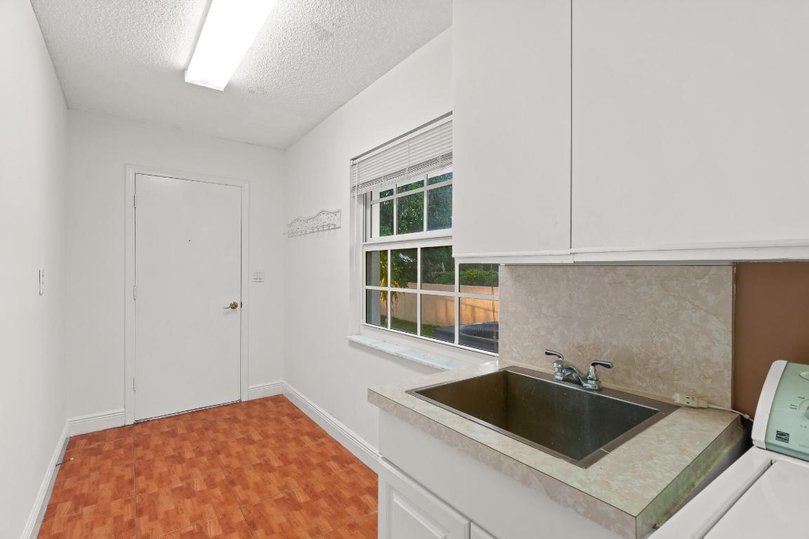 1012 E Cypress Drive