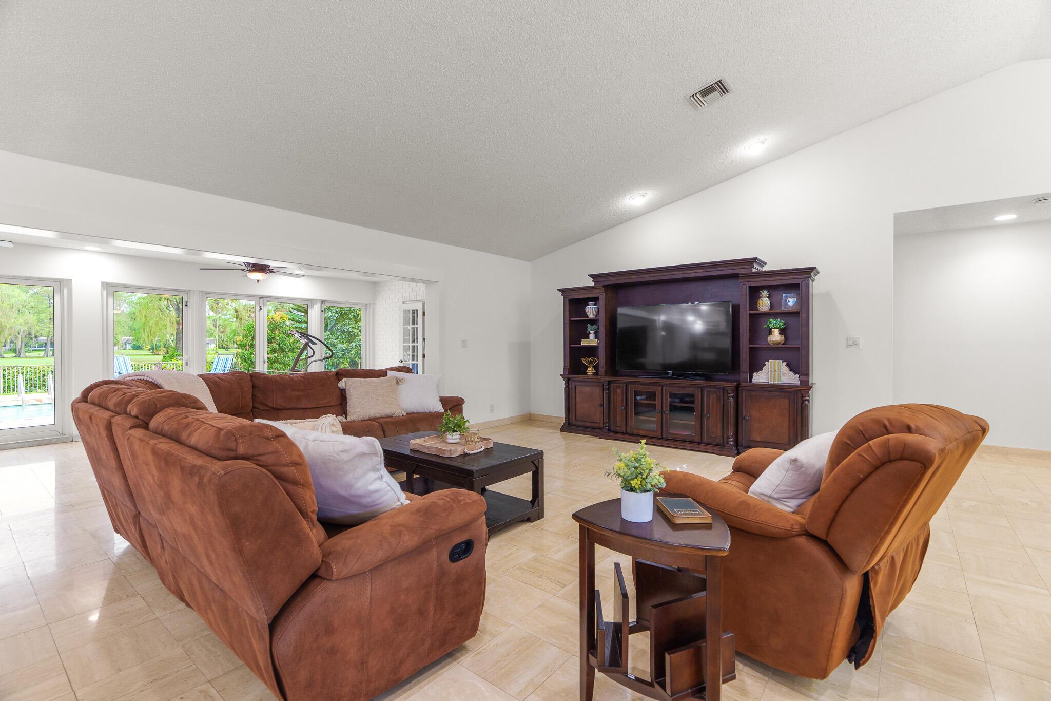 1012 E Cypress Drive