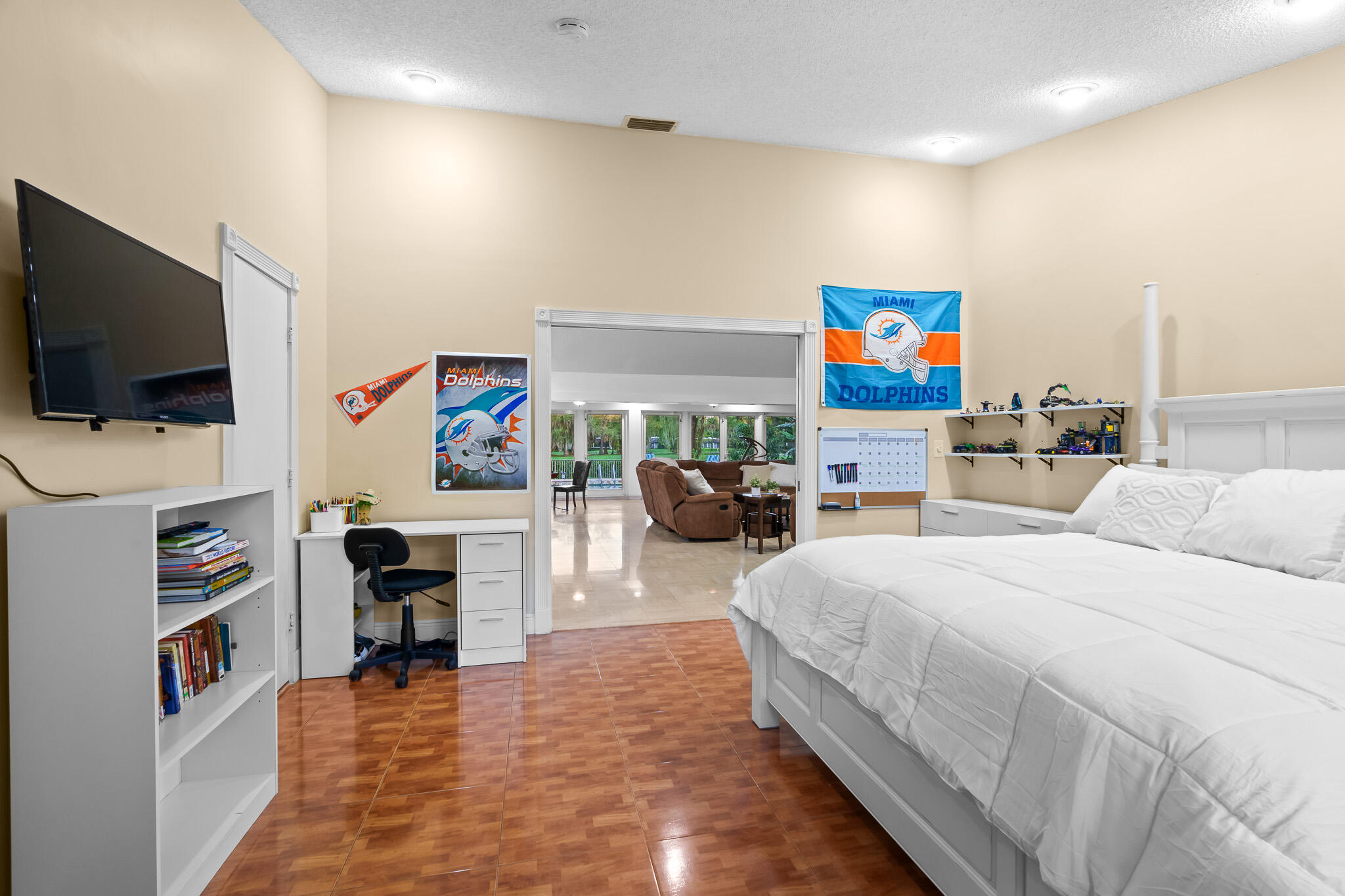 1012 E Cypress Drive