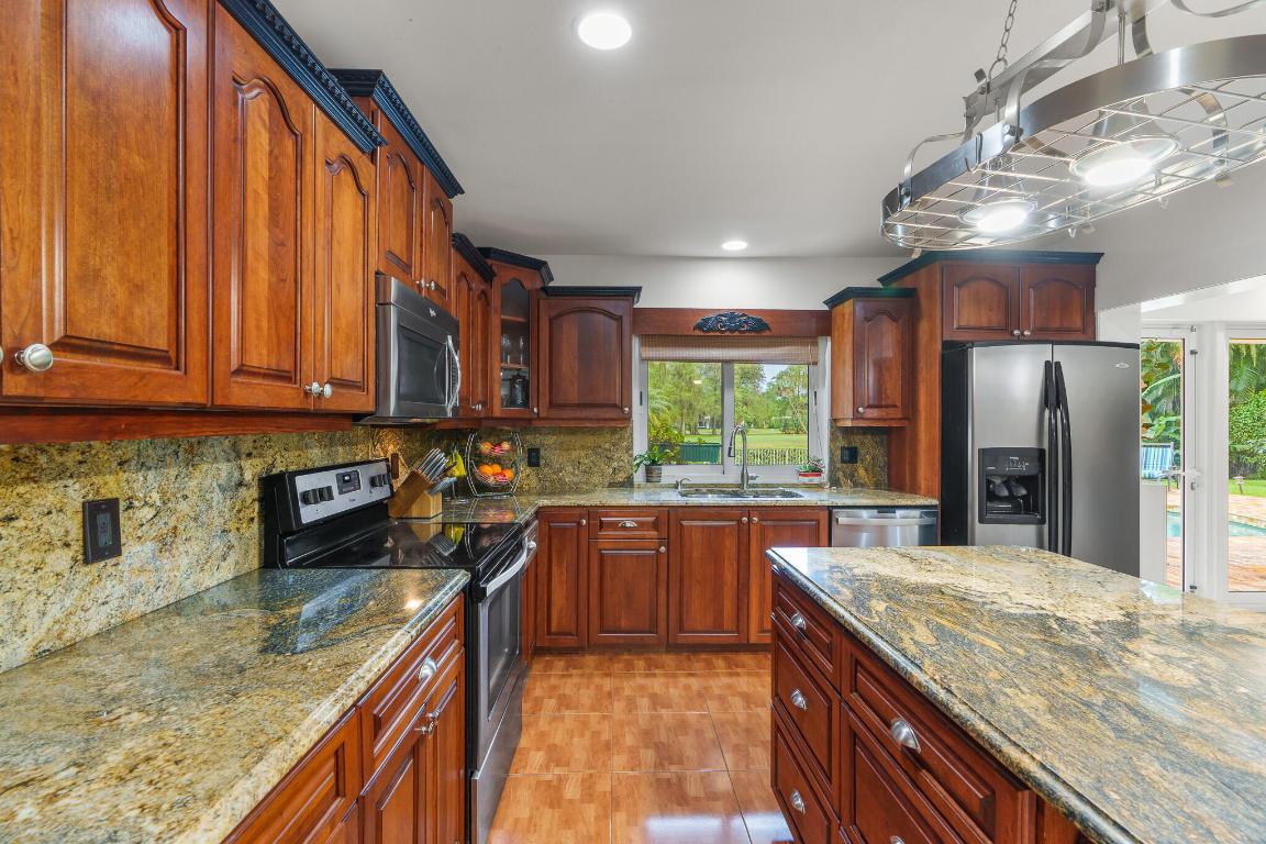 1012 E Cypress Drive