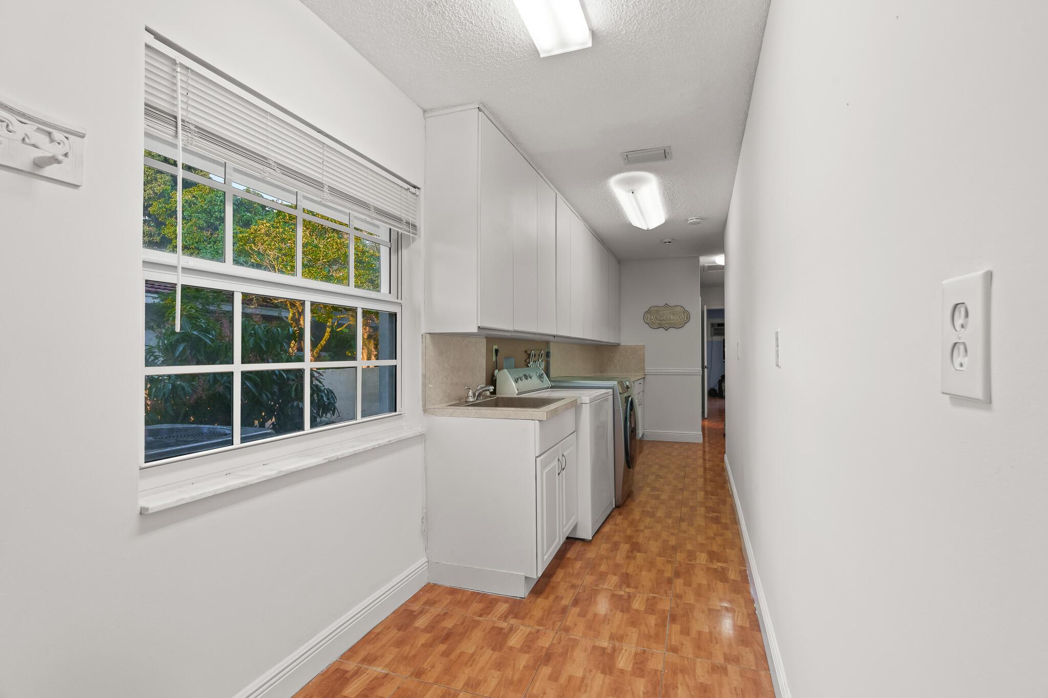 1012 E Cypress Drive