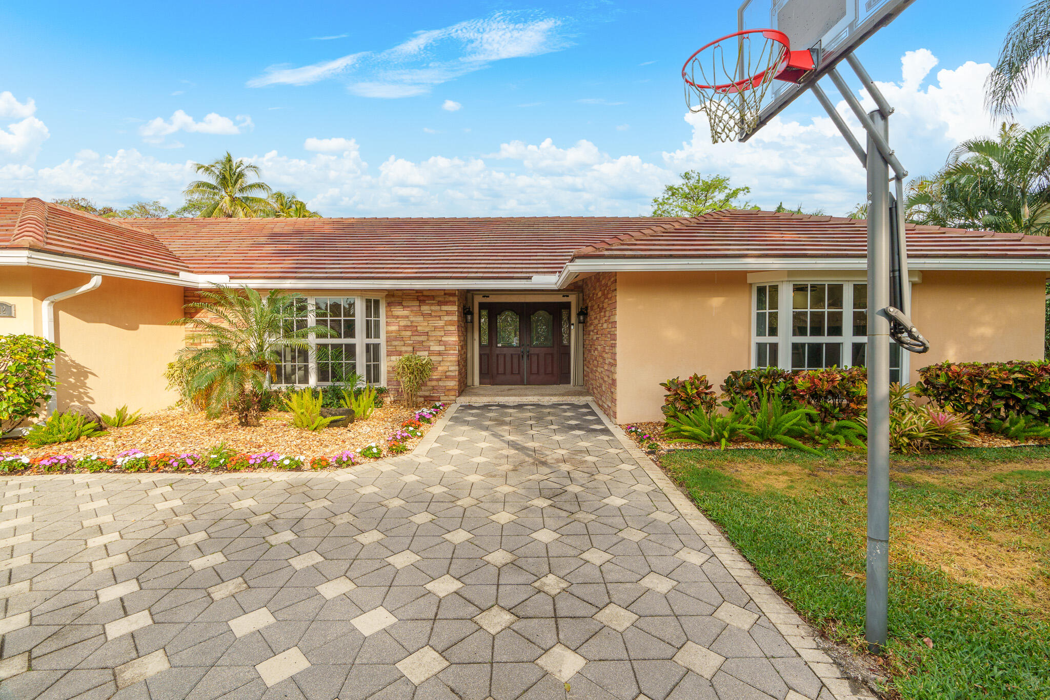 1012 E Cypress Drive