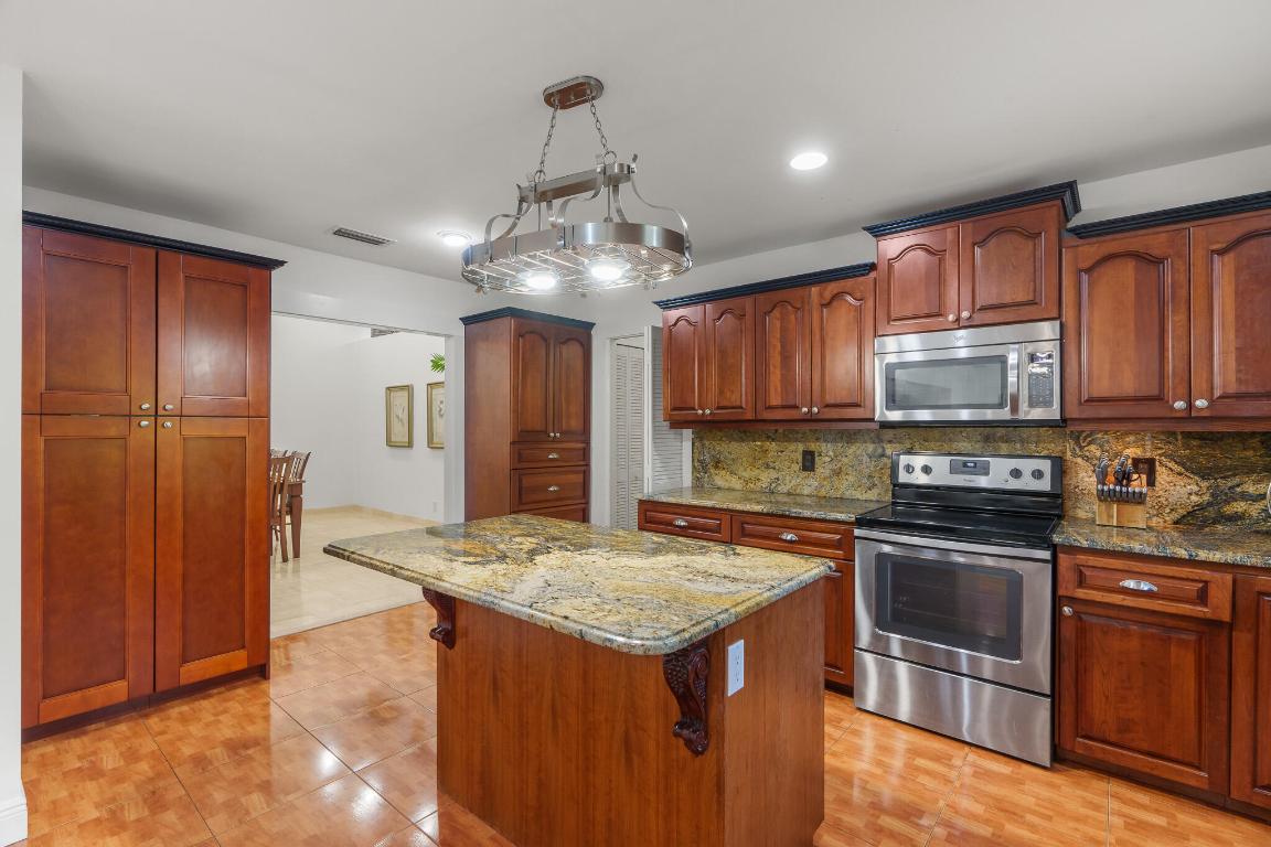 1012 E Cypress Drive