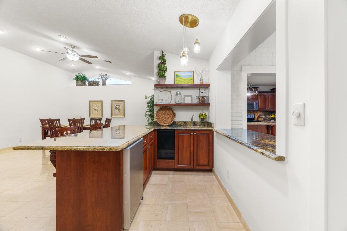 1012 E Cypress Drive