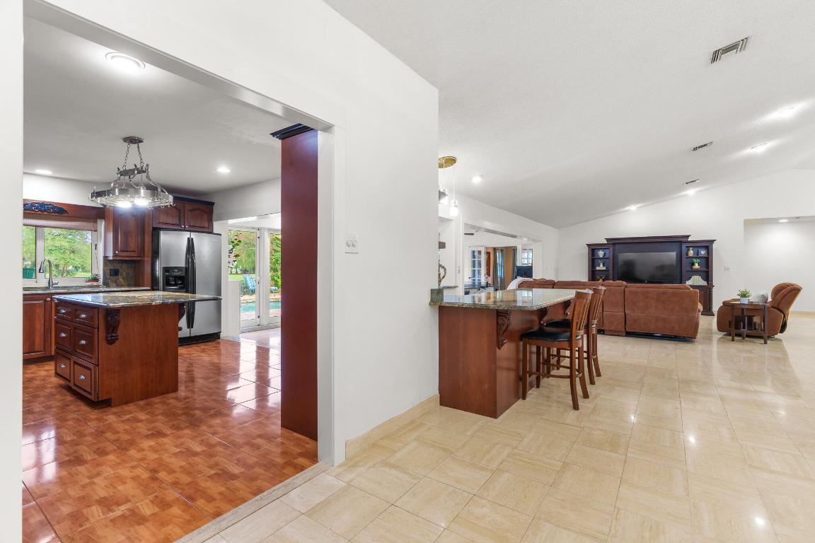 1012 E Cypress Drive