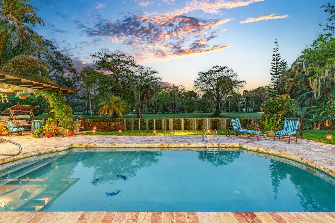 1012 E Cypress Drive