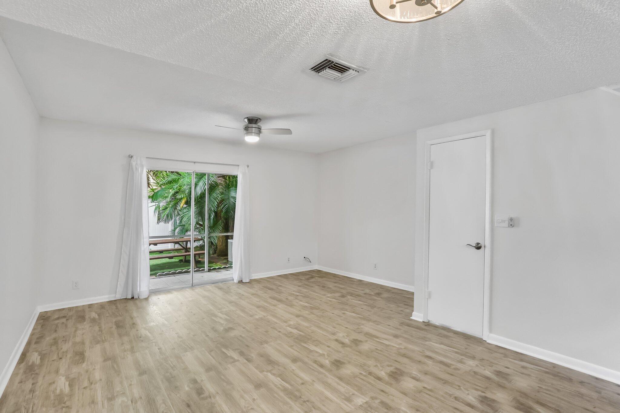2517 NE 15th Street