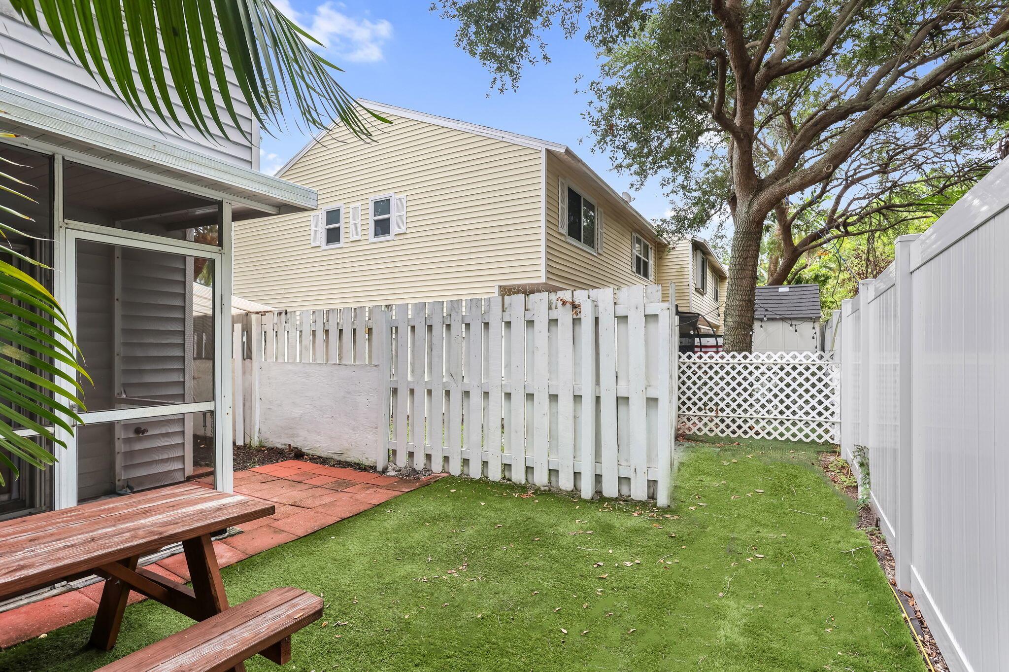 2517 NE 15th Street